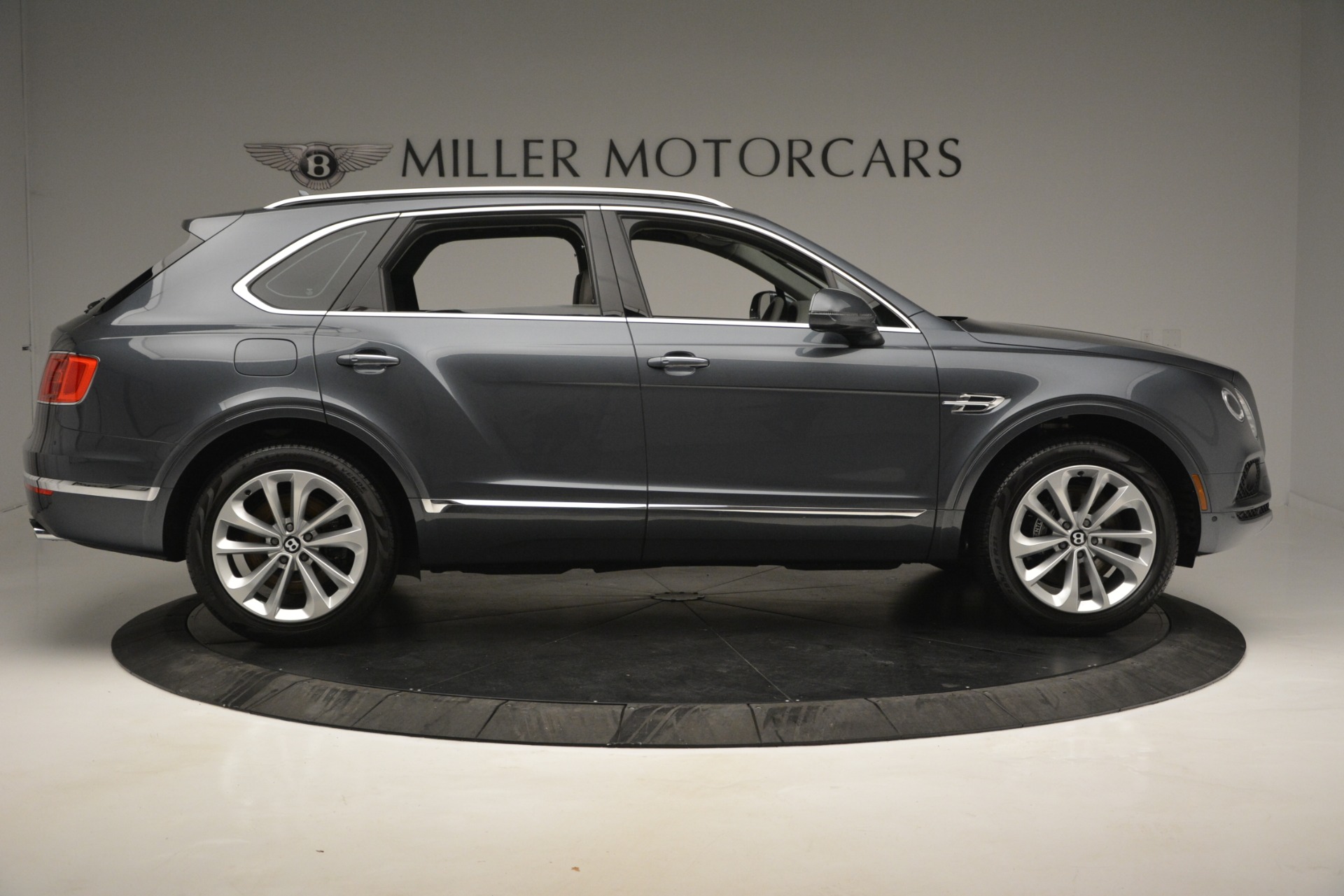 New-2019-Bentley-Bentayga-V8