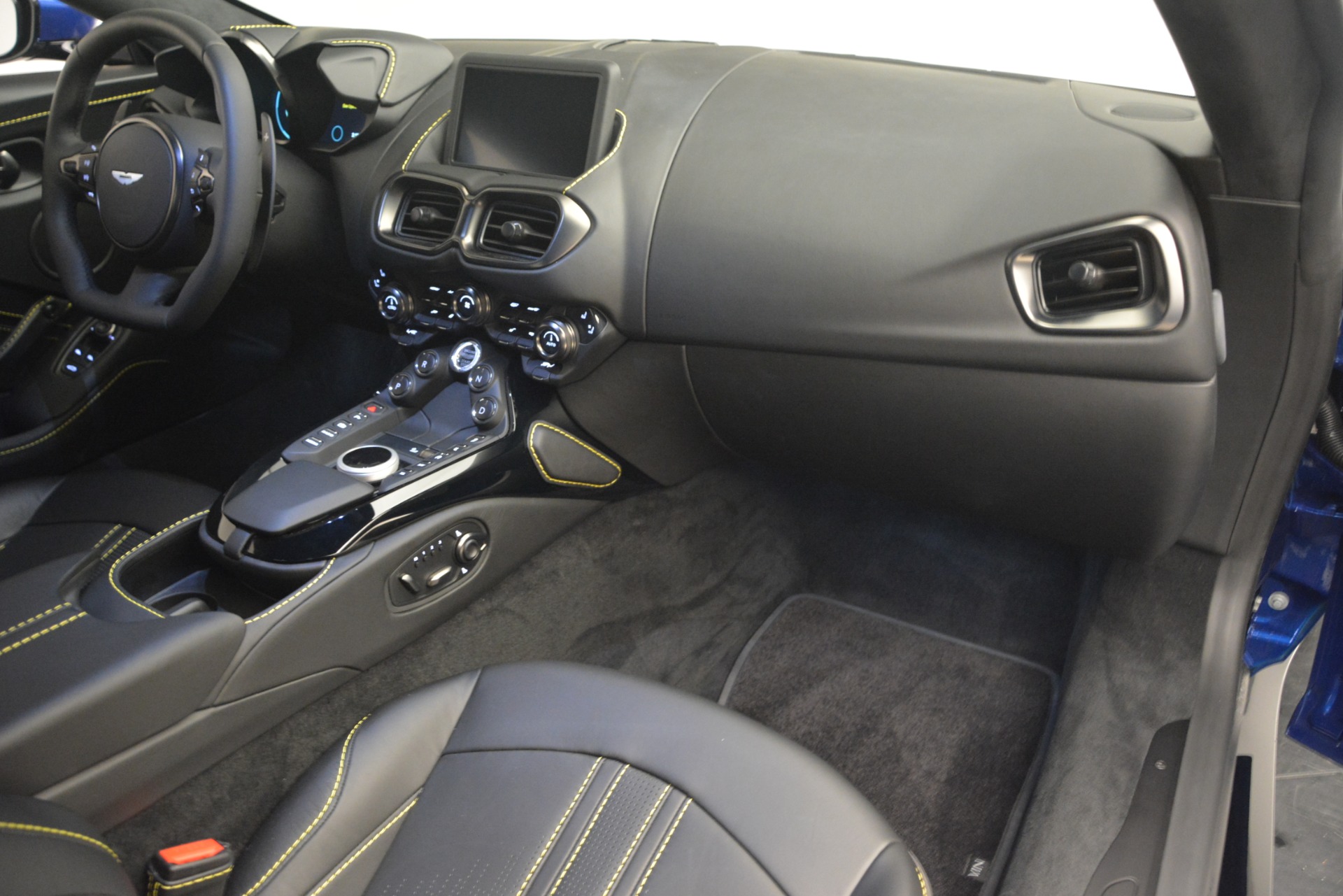 New-2019-Aston-Martin-Vantage