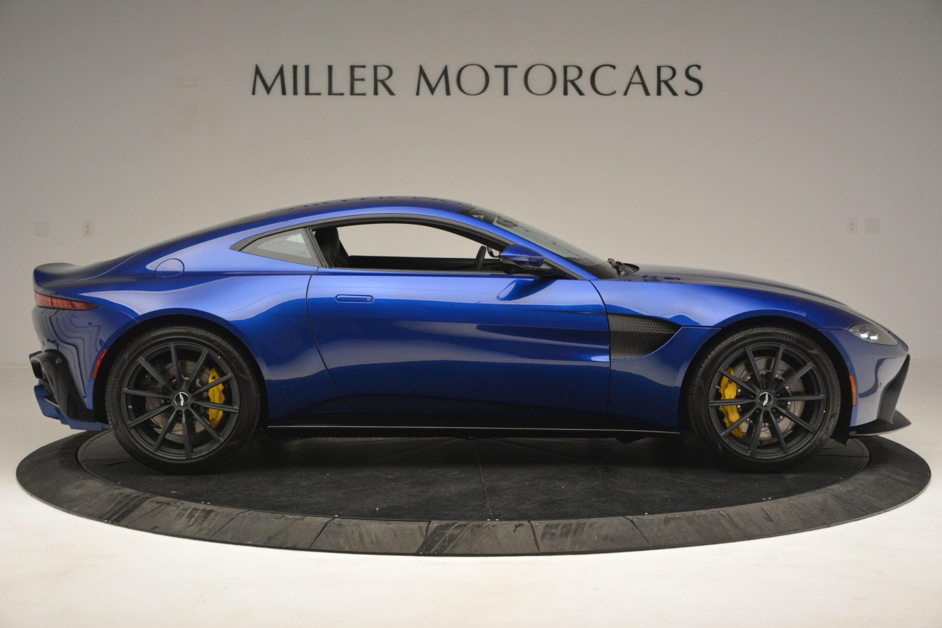 New-2019-Aston-Martin-Vantage