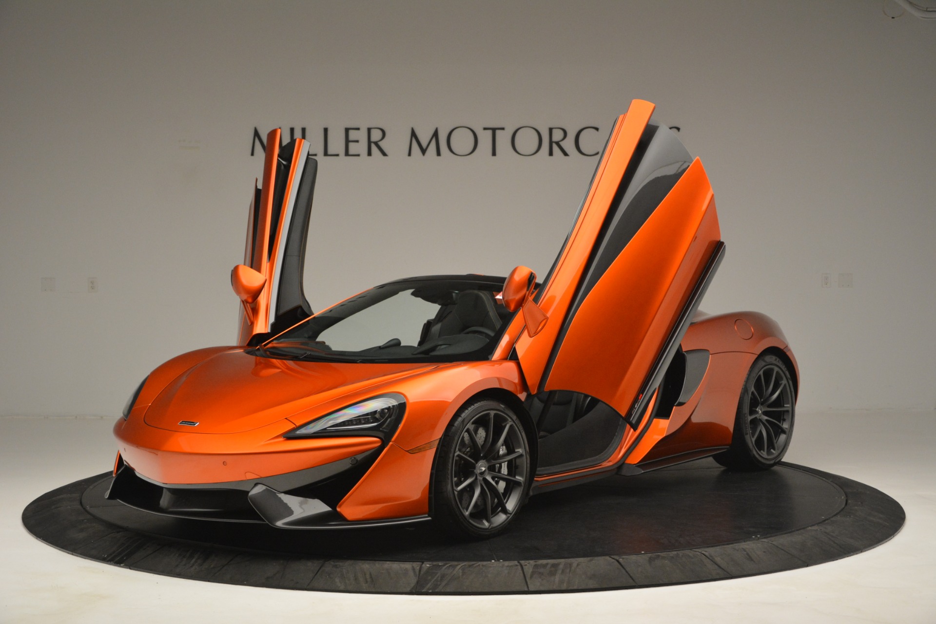New-2019-McLaren-570S-Spider-Convertible