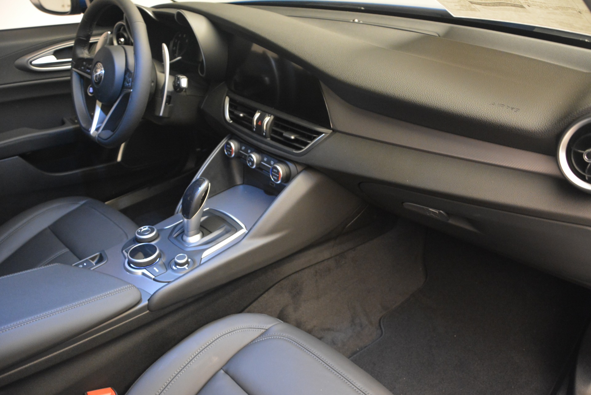 New-2019-Alfa-Romeo-Giulia-Sport-Q4