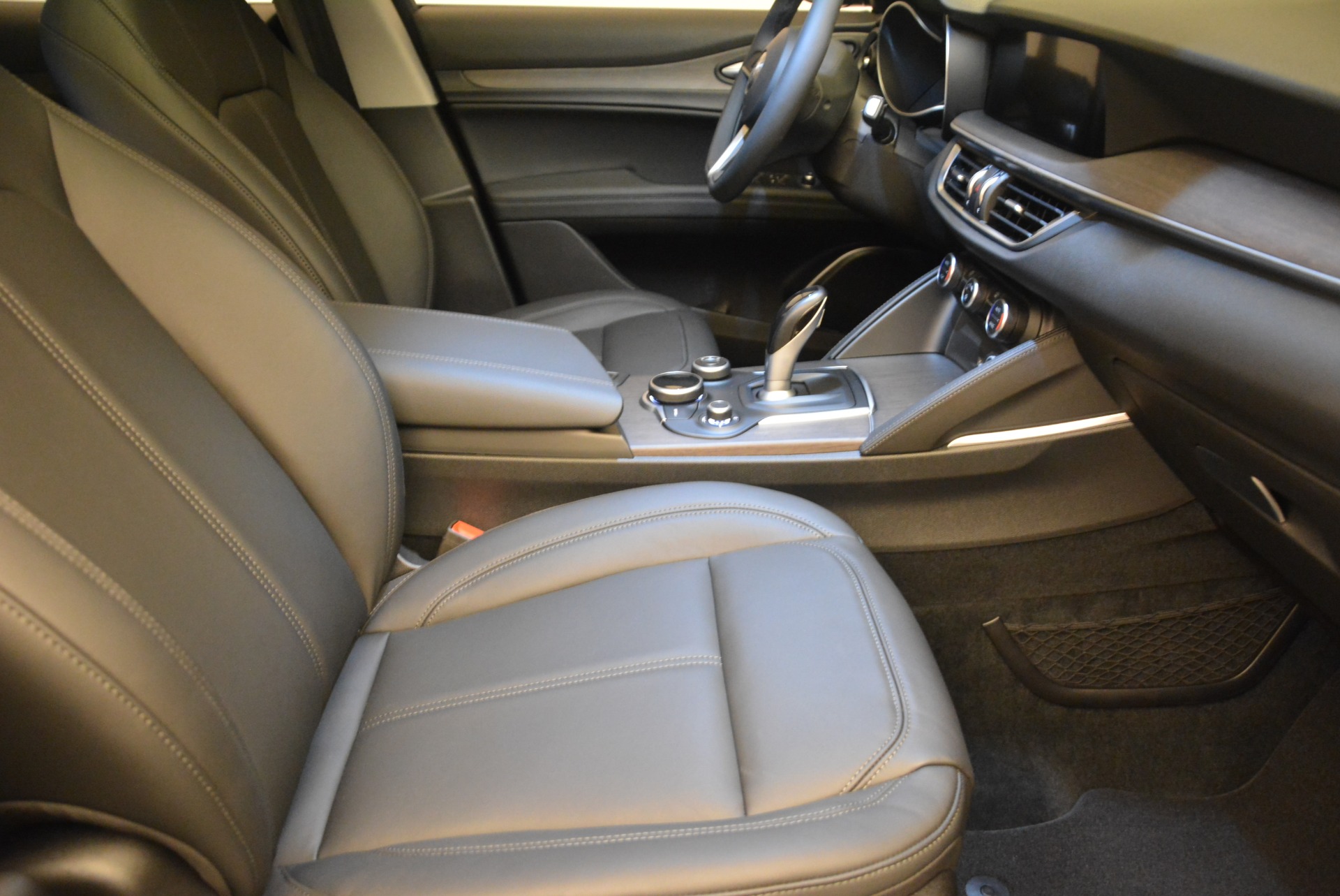 New-2019-Alfa-Romeo-Stelvio-Ti-Q4