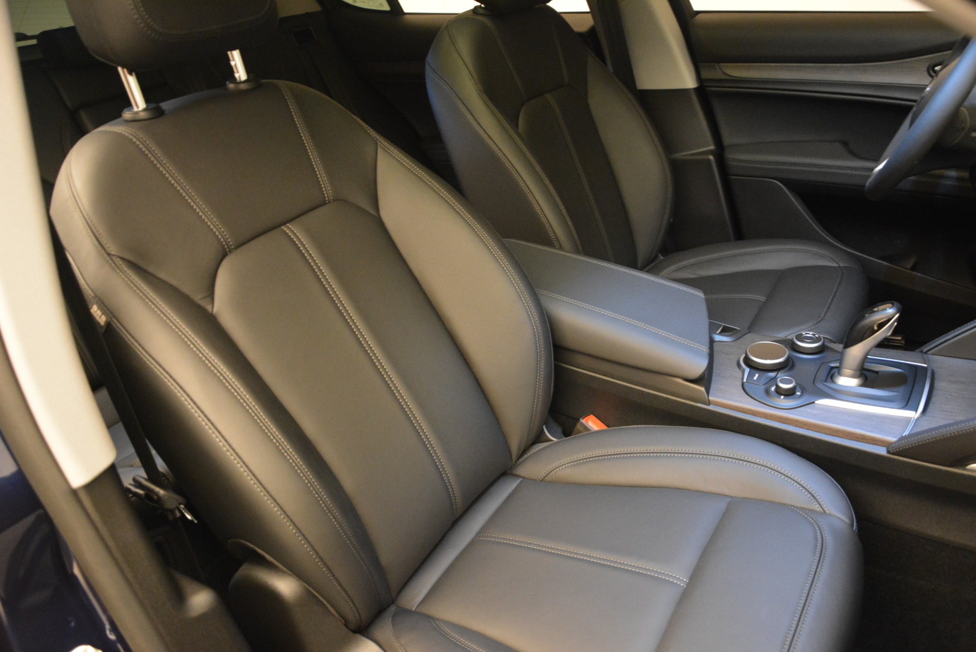 New-2019-Alfa-Romeo-Stelvio-Ti-Q4