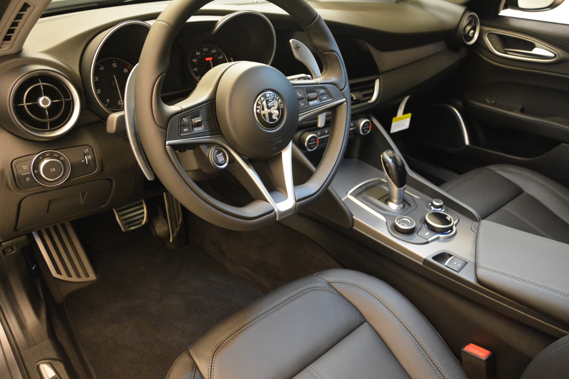 New-2019-Alfa-Romeo-Giulia-Sport-Q4