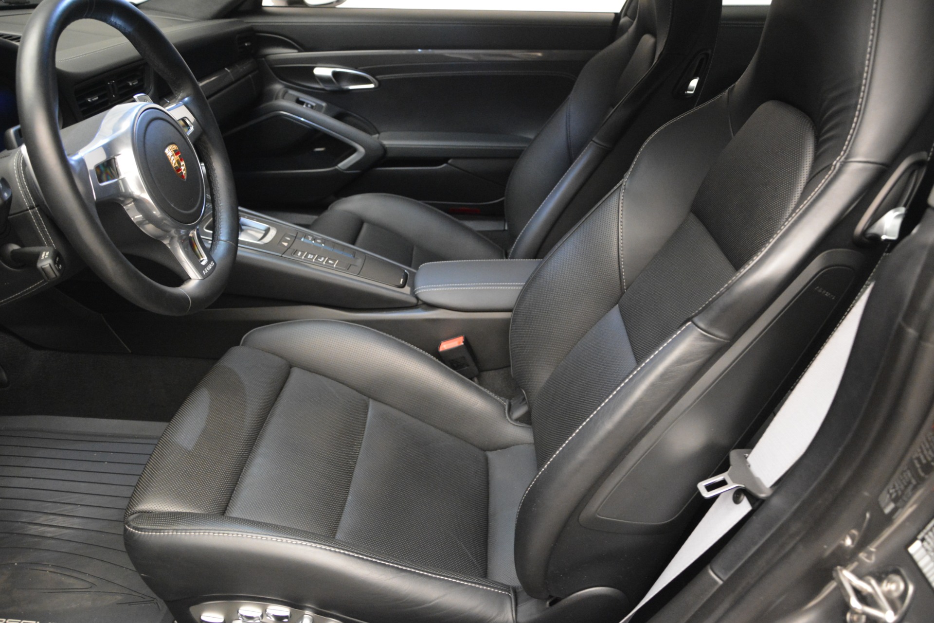 Used-2015-Porsche-911-Turbo-S