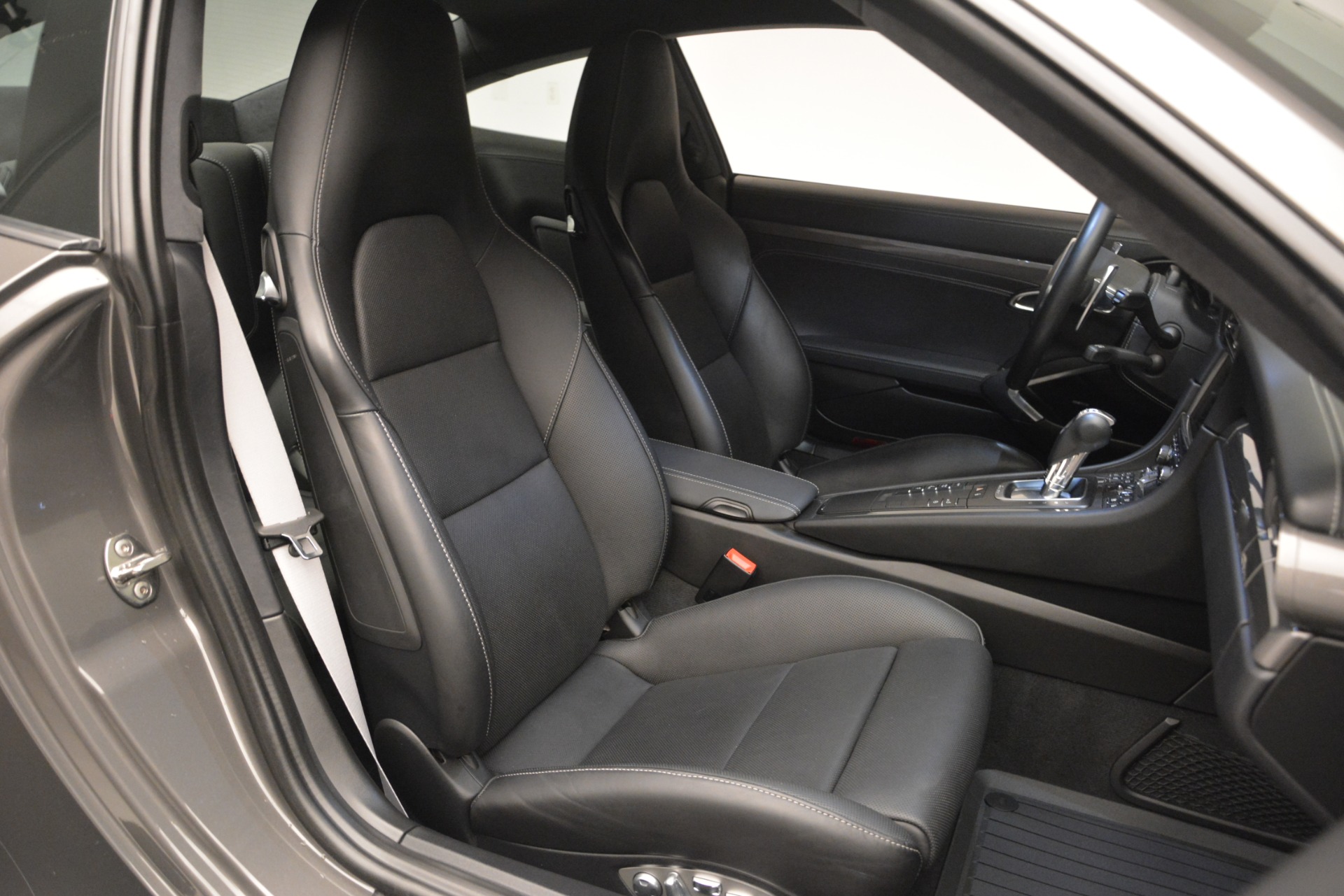 Used-2015-Porsche-911-Turbo-S