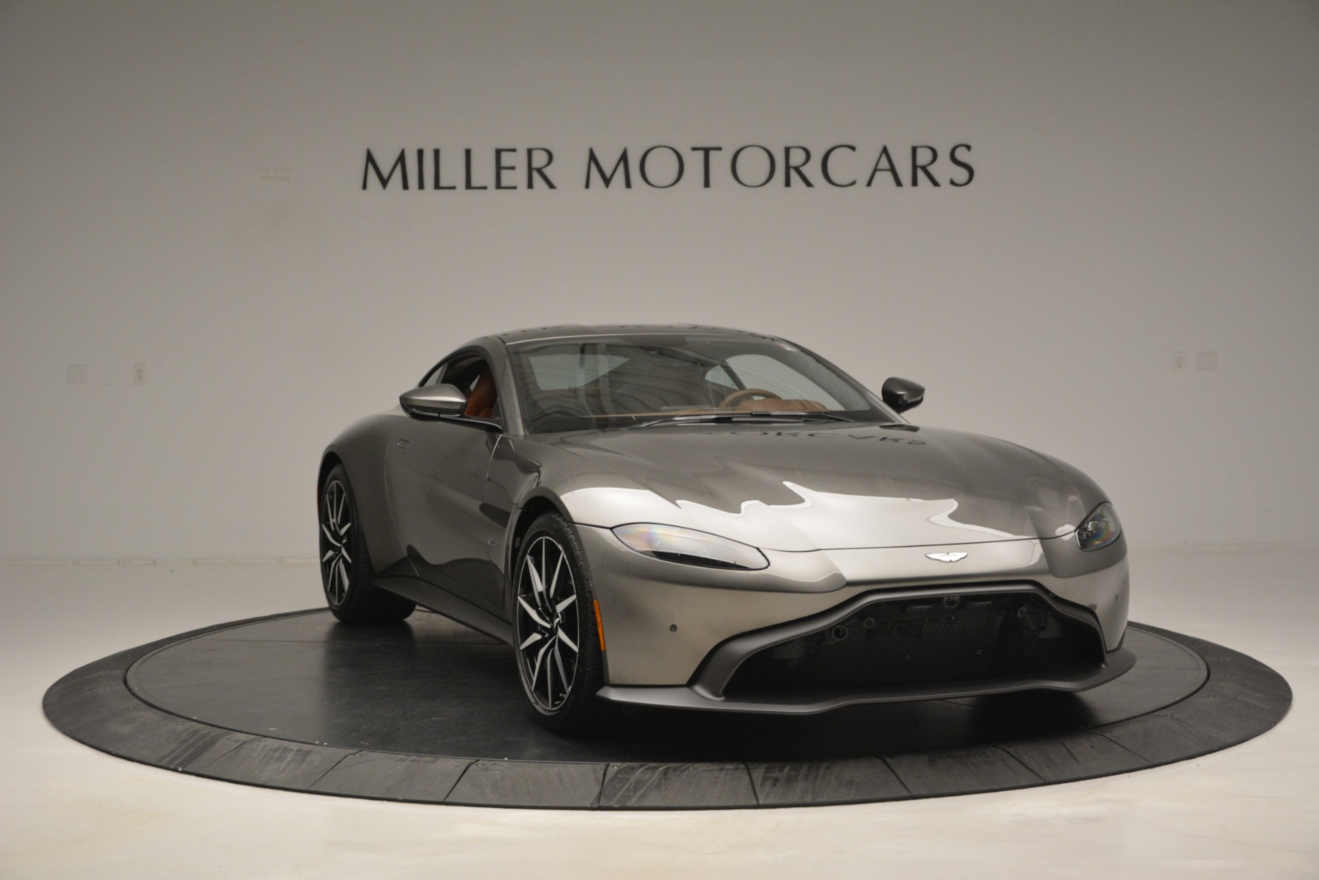 Used-2019-Aston-Martin-Vantage