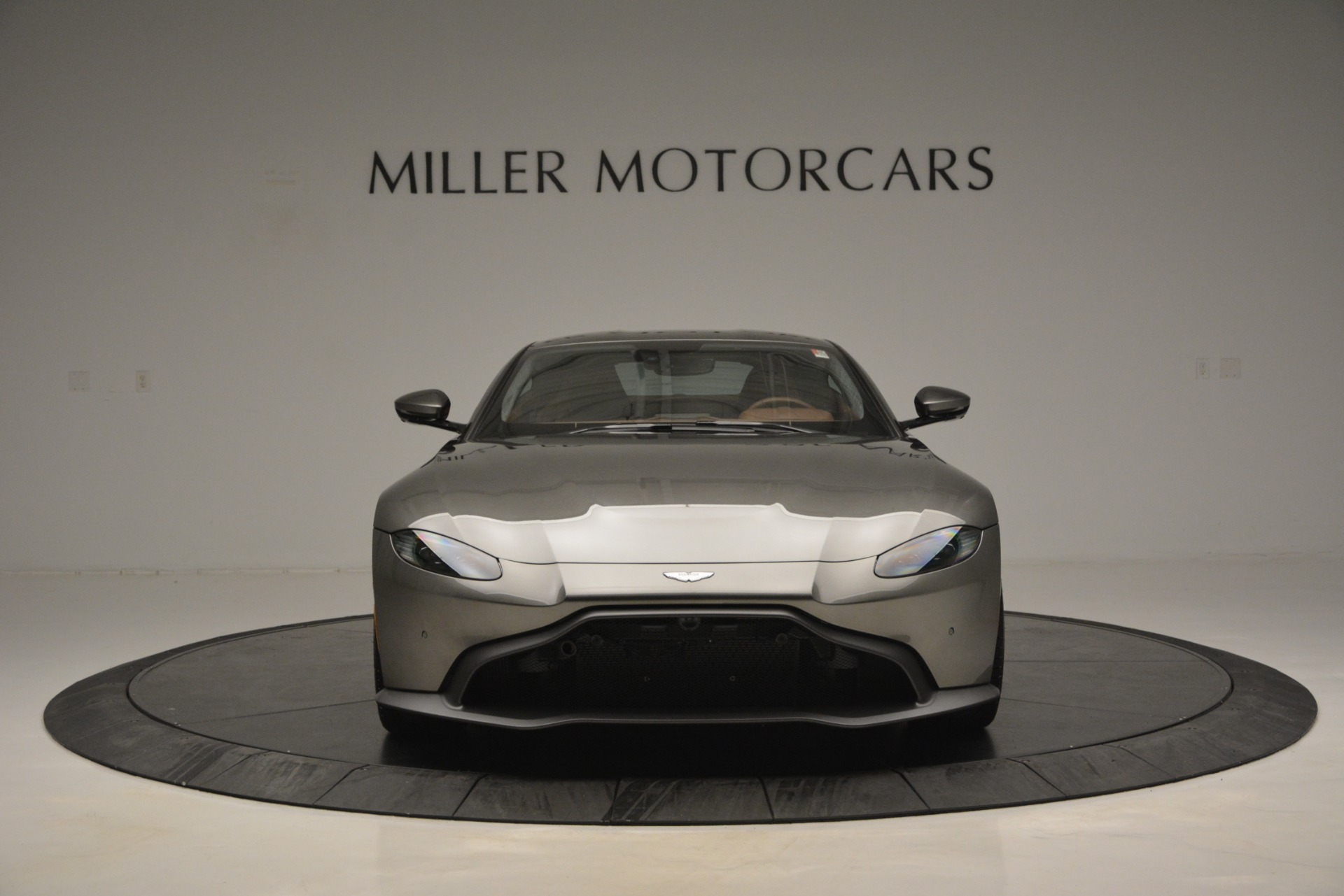 Used-2019-Aston-Martin-Vantage