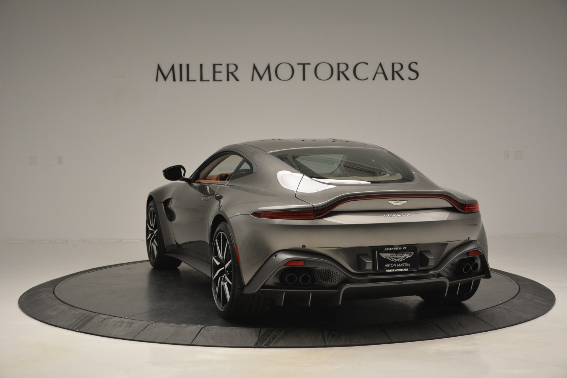 Used-2019-Aston-Martin-Vantage
