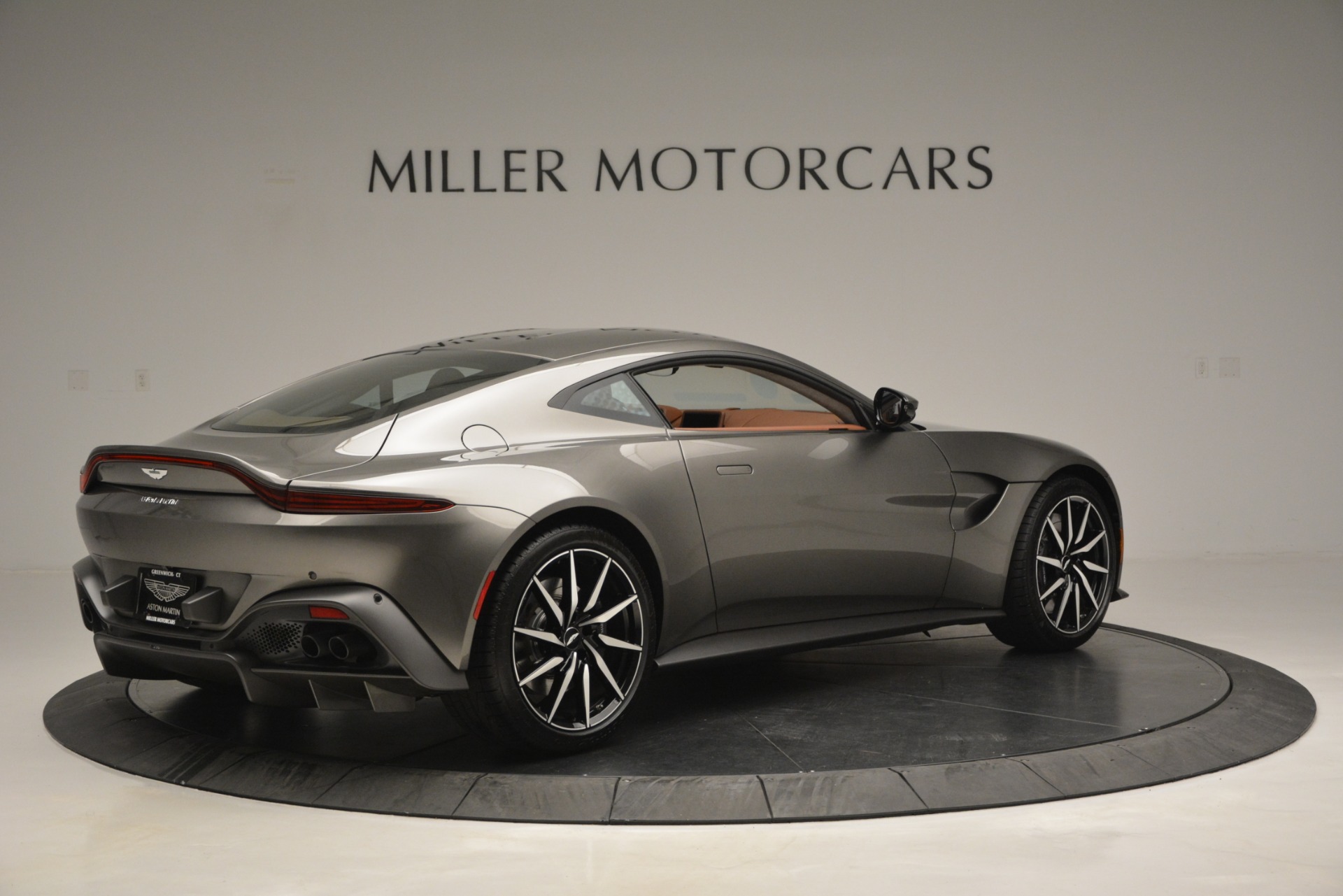 Used-2019-Aston-Martin-Vantage