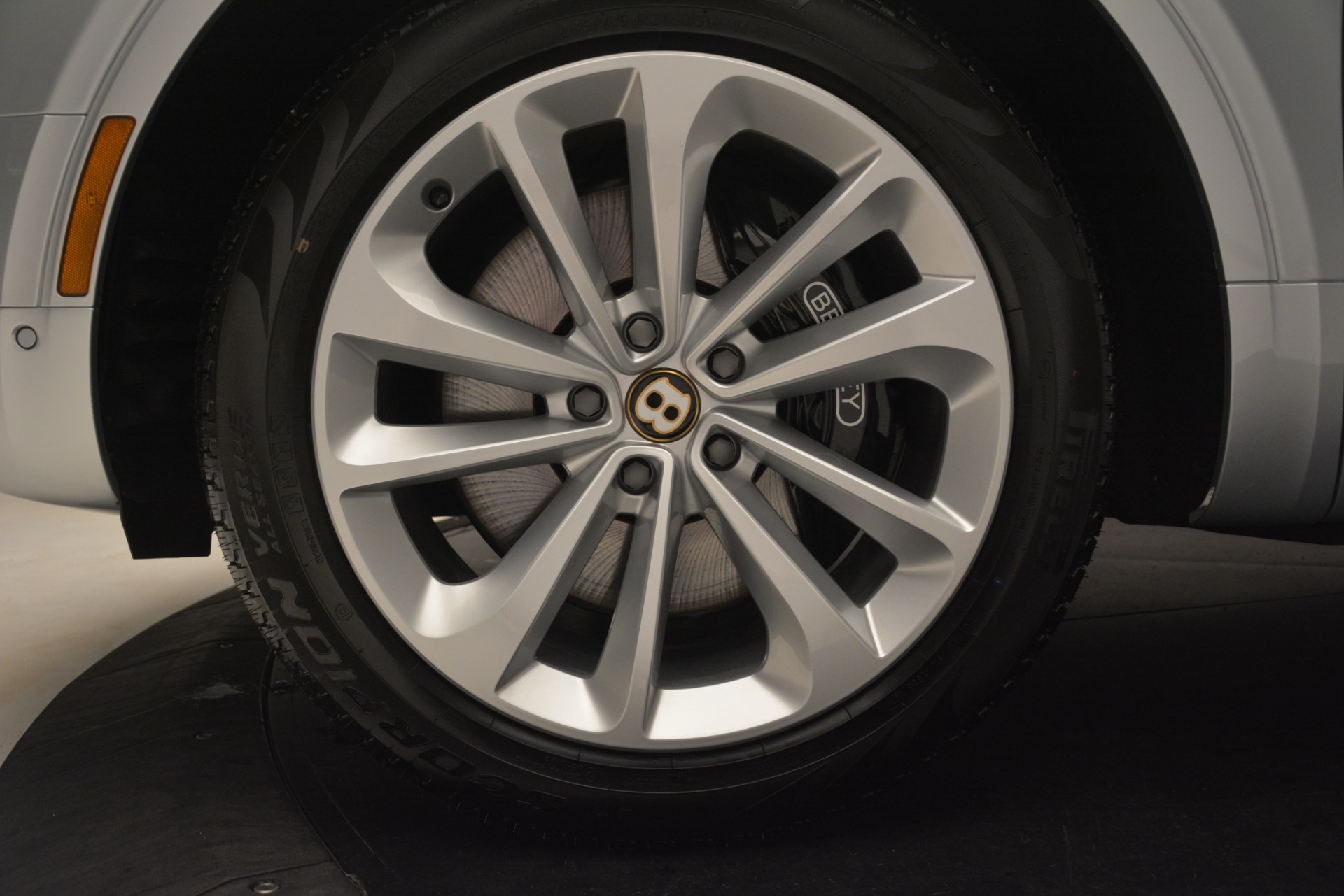 New-2019-Bentley-Bentayga-V8