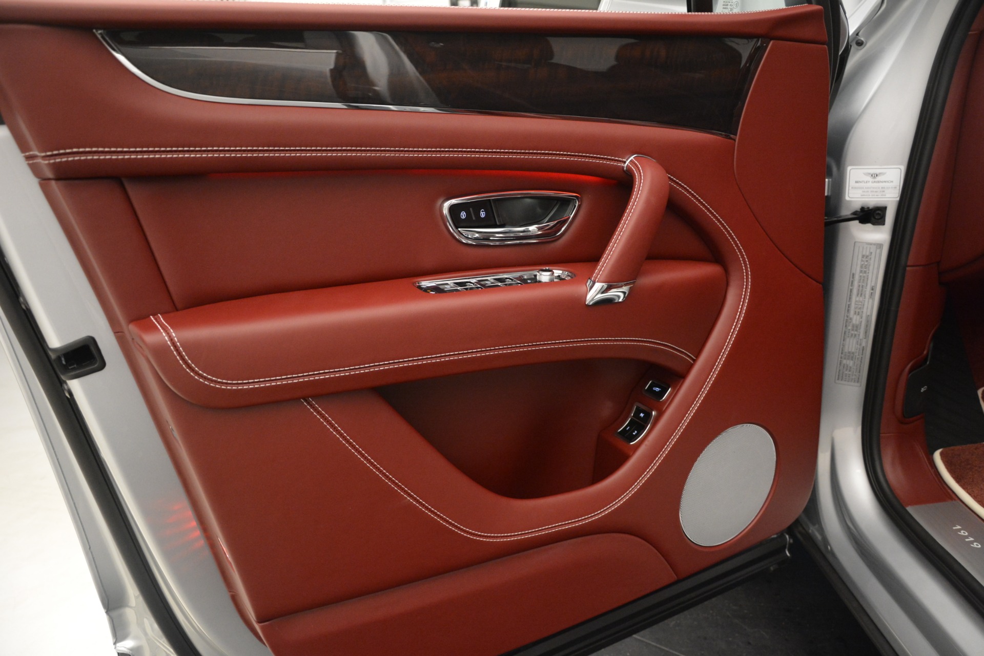 New-2019-Bentley-Bentayga-V8