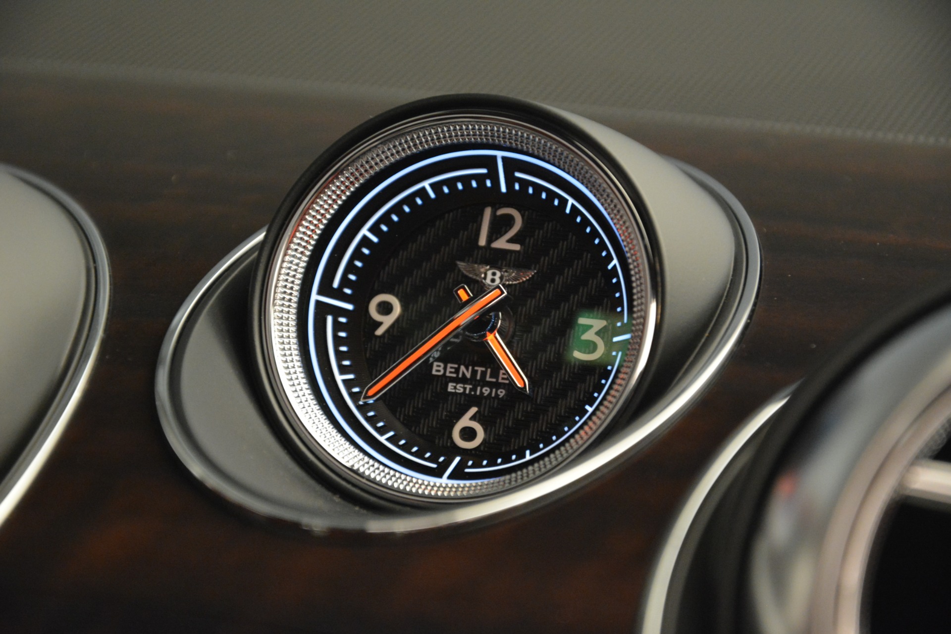 New-2019-Bentley-Bentayga-V8