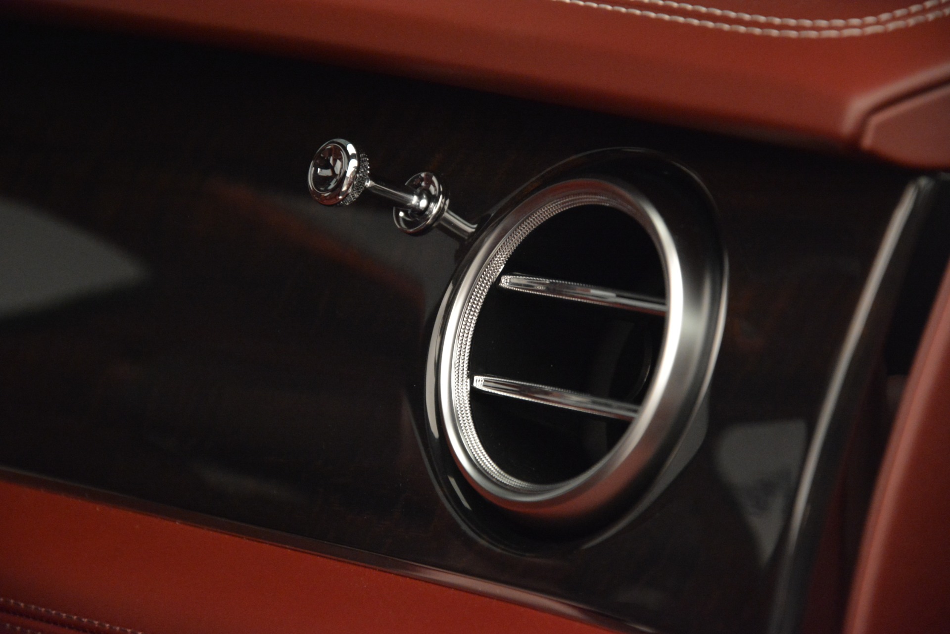 New-2019-Bentley-Bentayga-V8