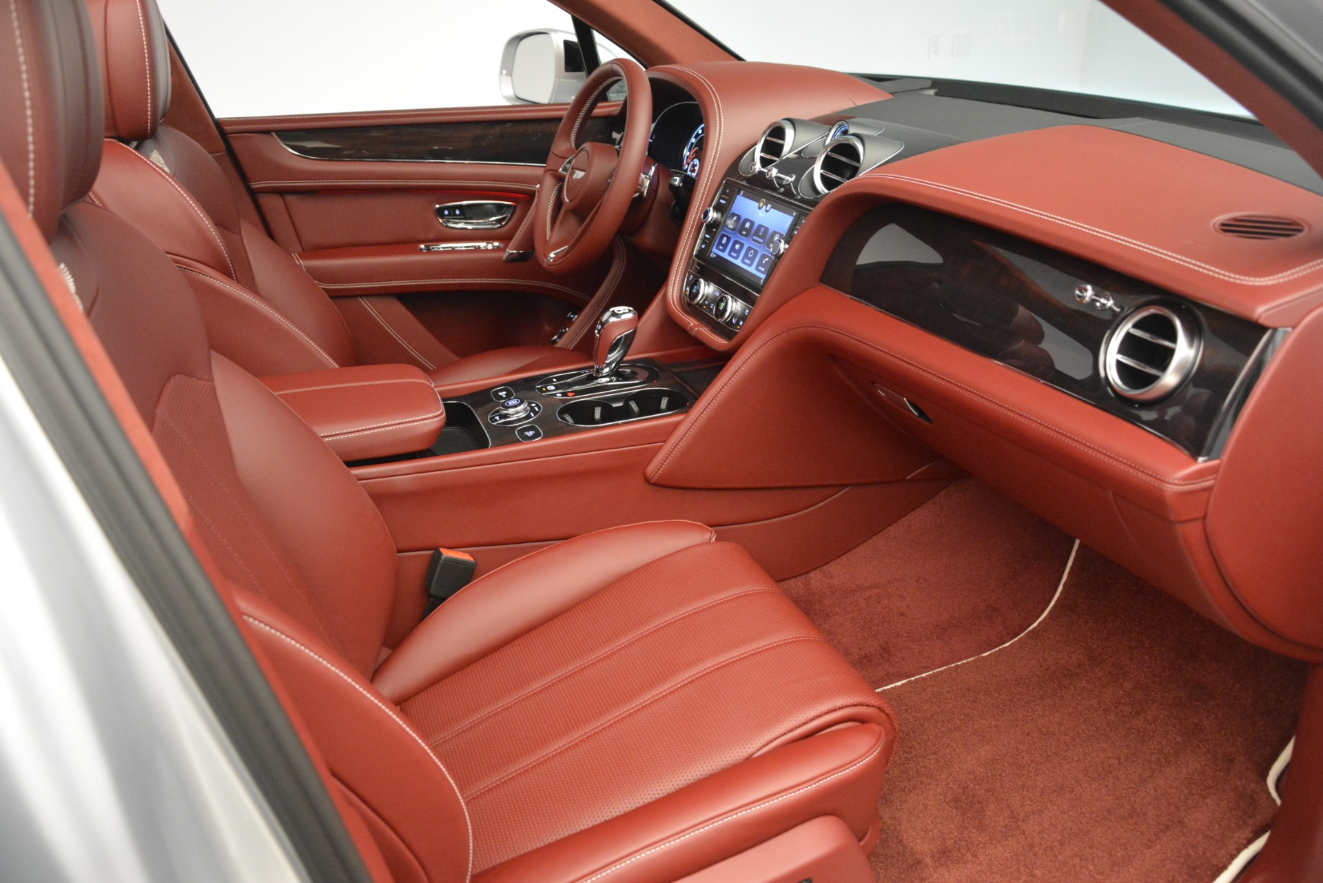 New-2019-Bentley-Bentayga-V8