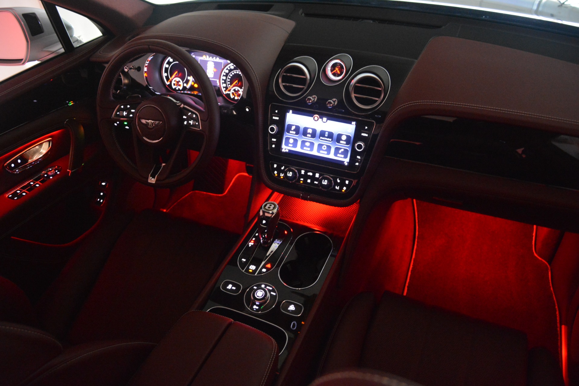 New-2019-Bentley-Bentayga-V8