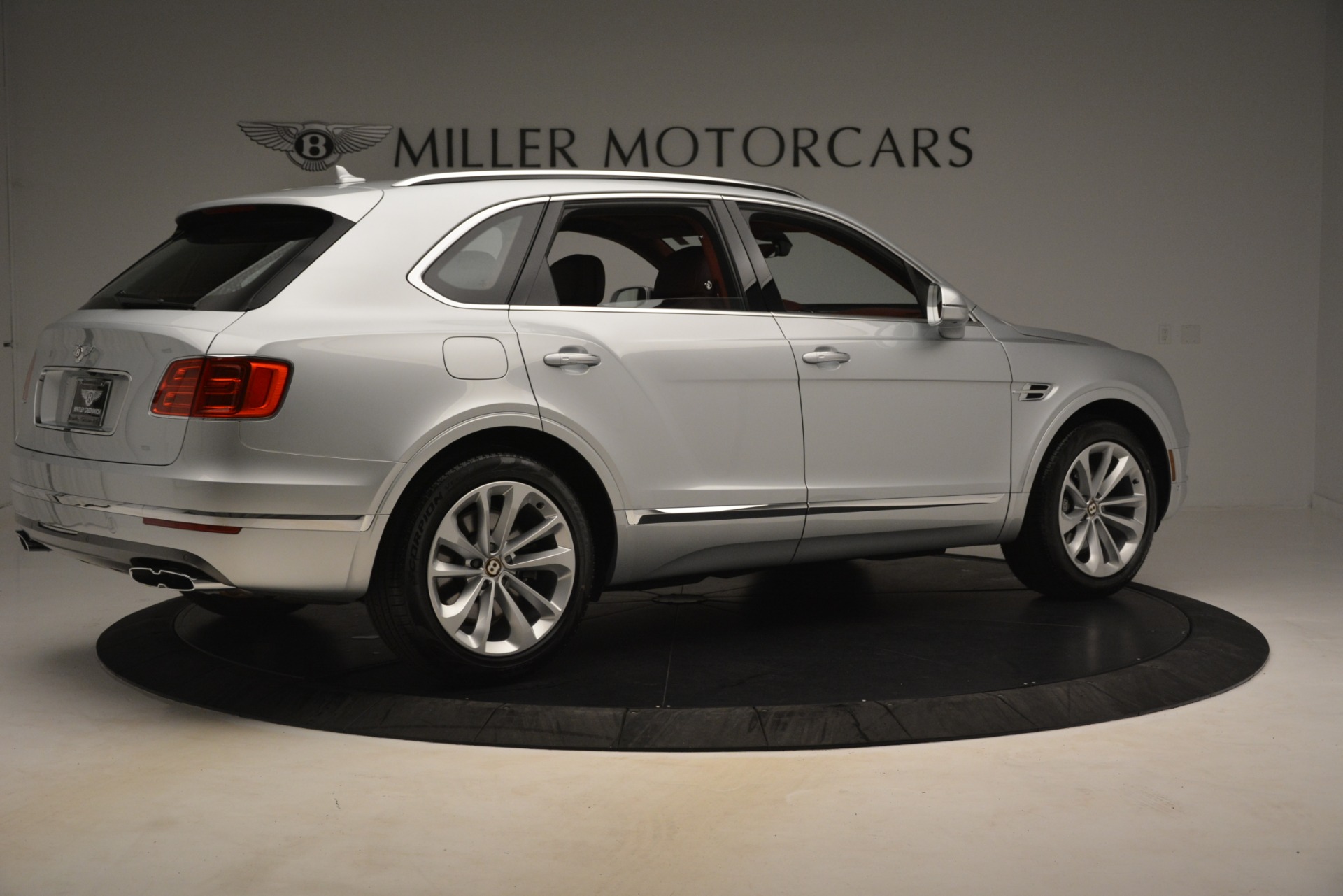 New-2019-Bentley-Bentayga-V8