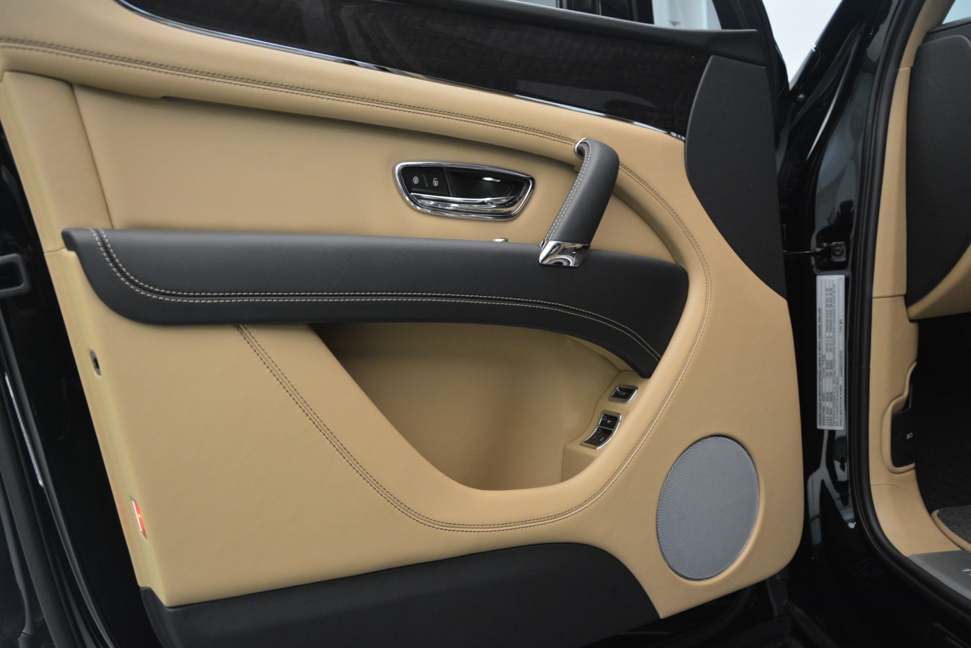 New-2019-Bentley-Bentayga-V8