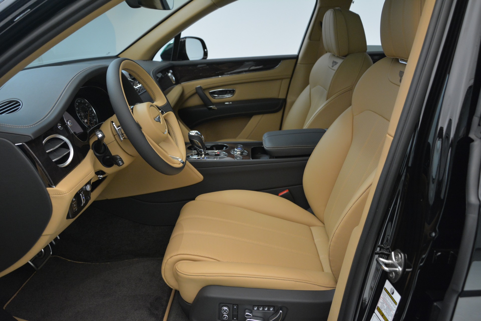 New-2019-Bentley-Bentayga-V8