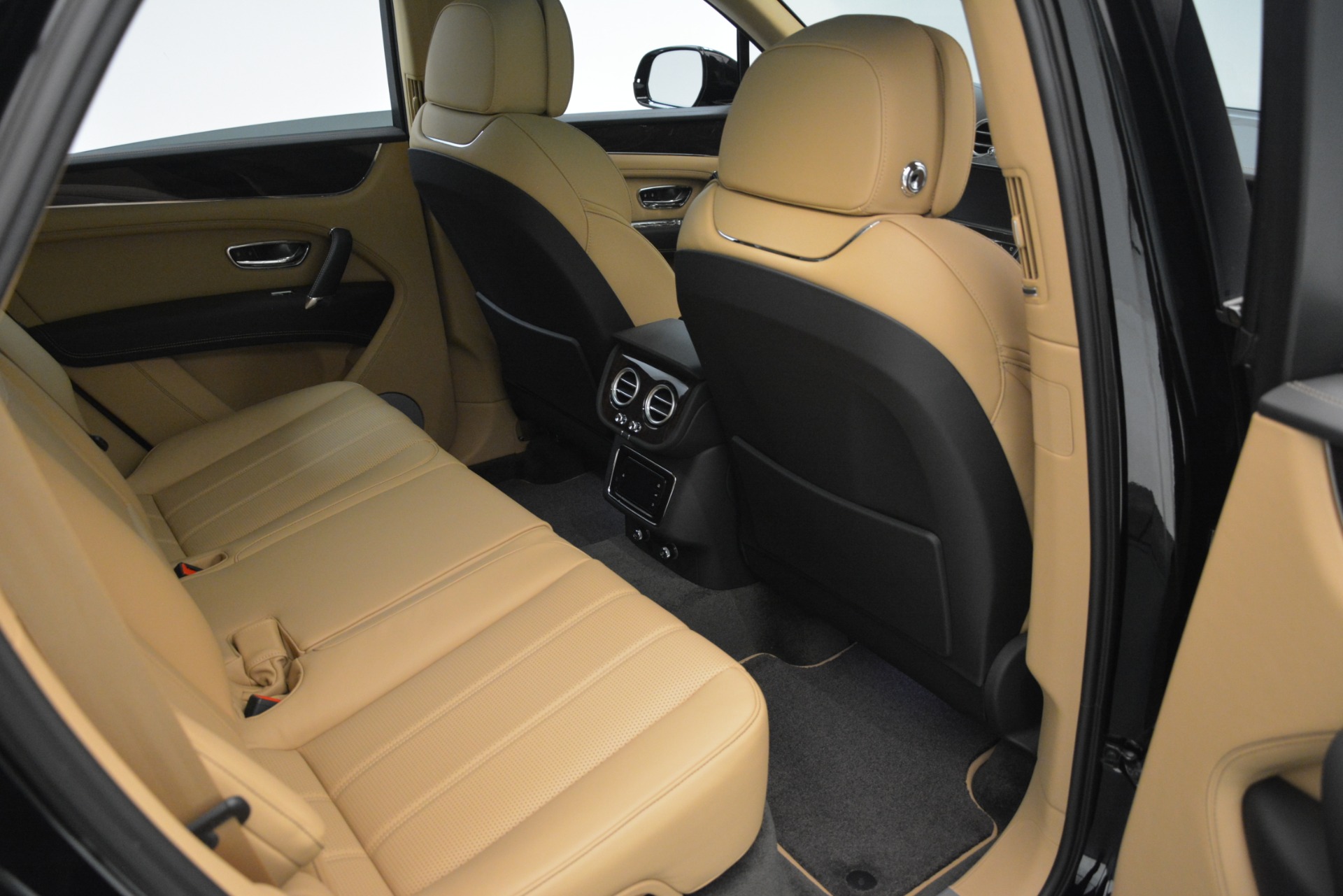 New-2019-Bentley-Bentayga-V8