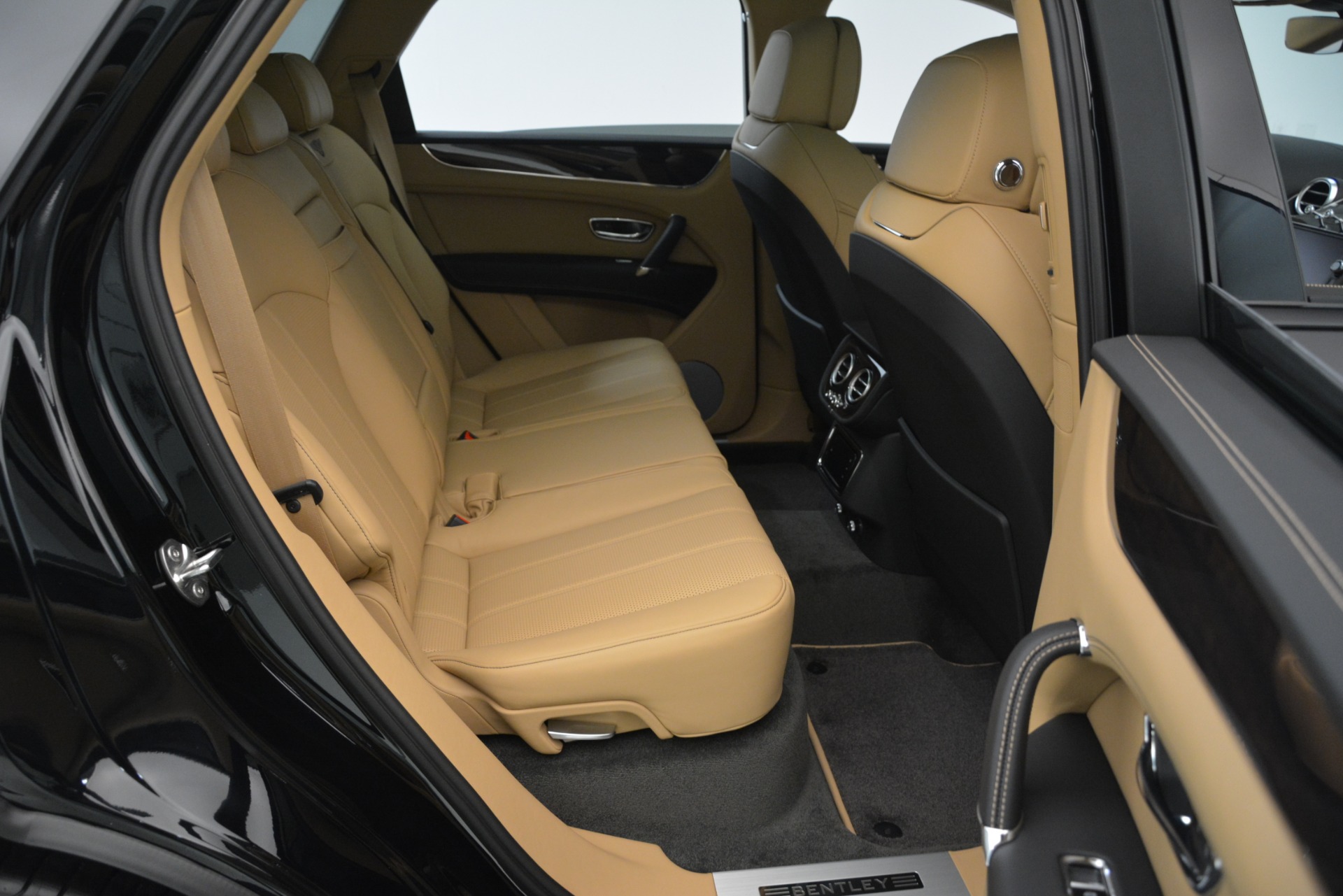 New-2019-Bentley-Bentayga-V8