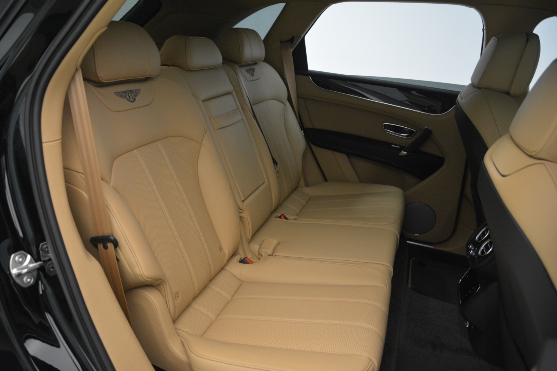 New-2019-Bentley-Bentayga-V8