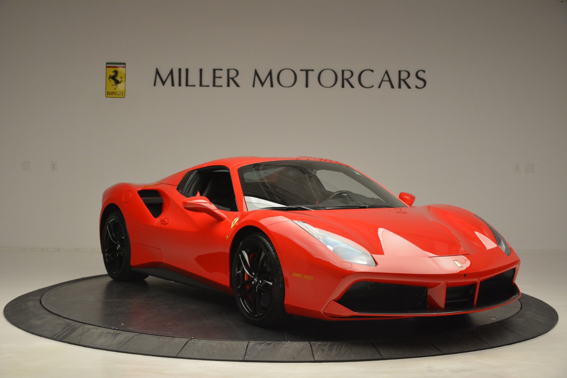 Used-2017-Ferrari-488-Spider