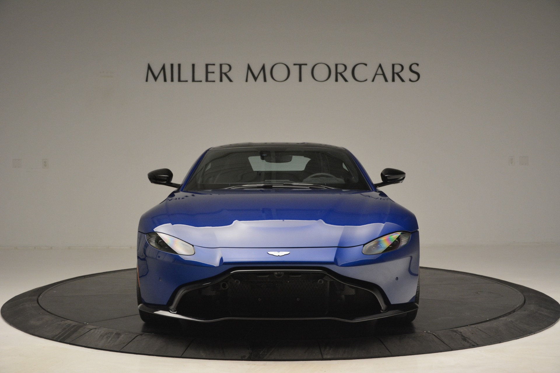 Used-2019-Aston-Martin-Vantage-Coupe