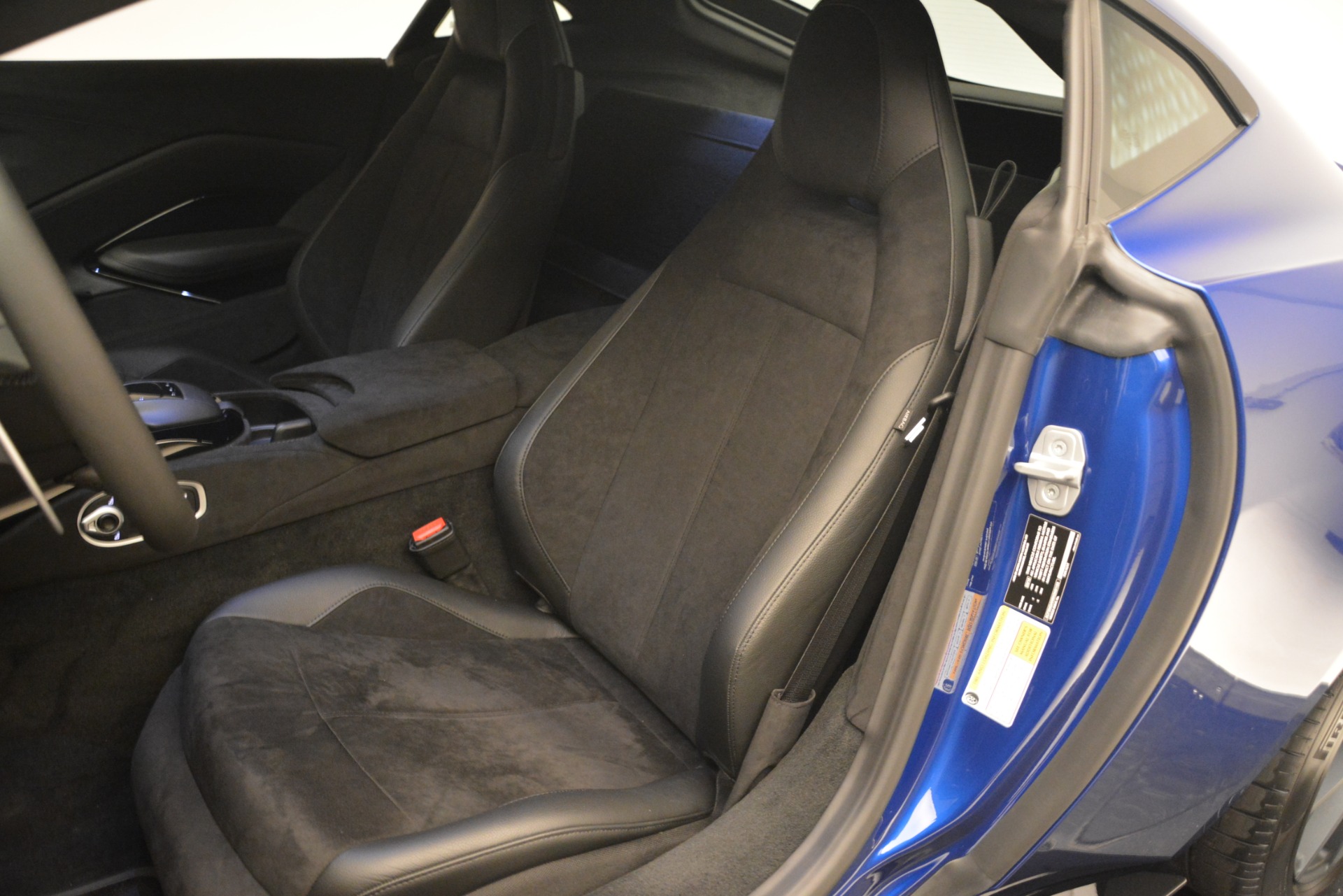 Used-2019-Aston-Martin-Vantage-Coupe