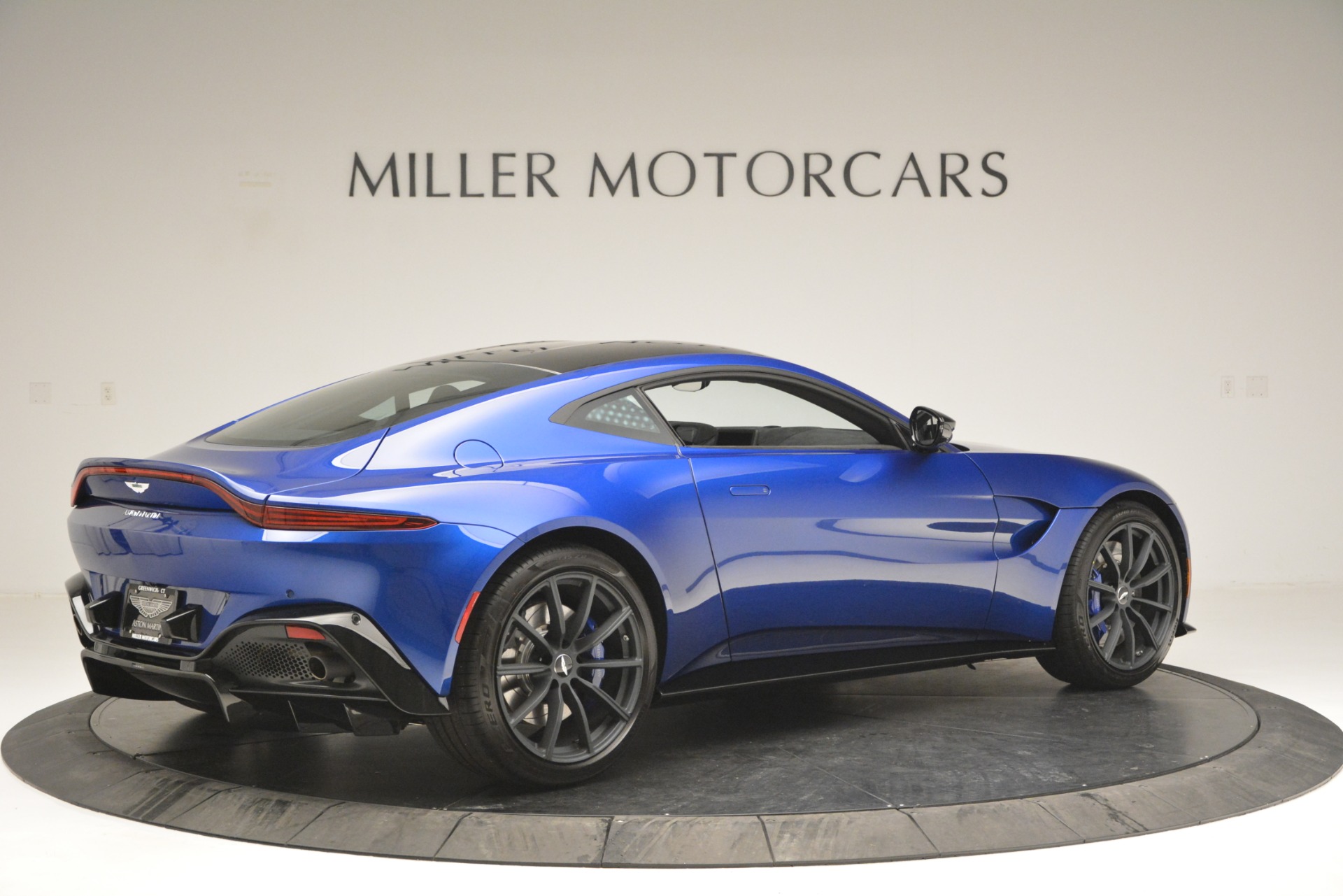 Used-2019-Aston-Martin-Vantage-Coupe