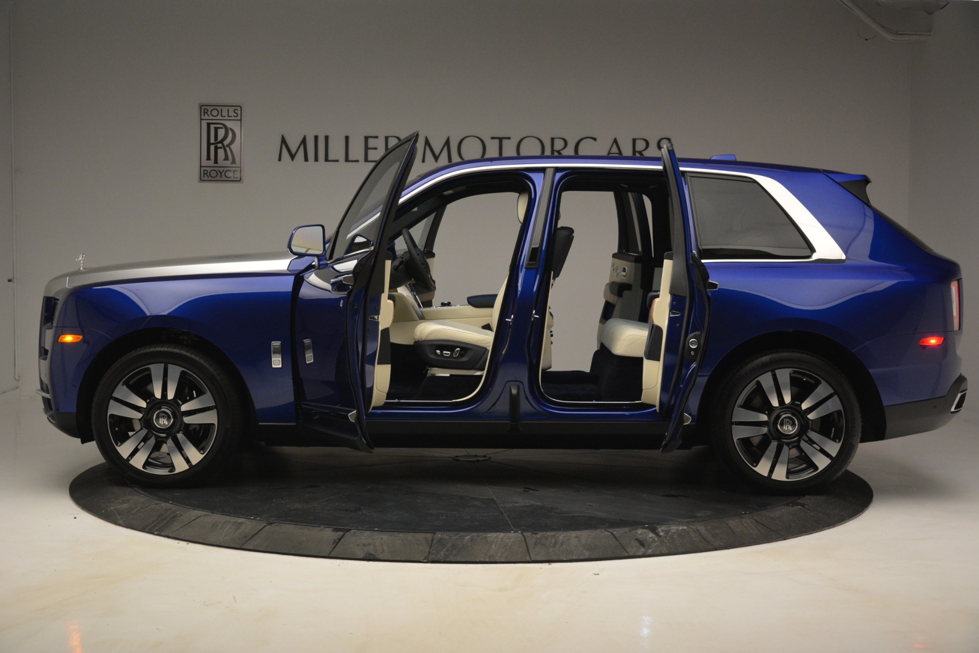 New-2019-Rolls-Royce-Cullinan