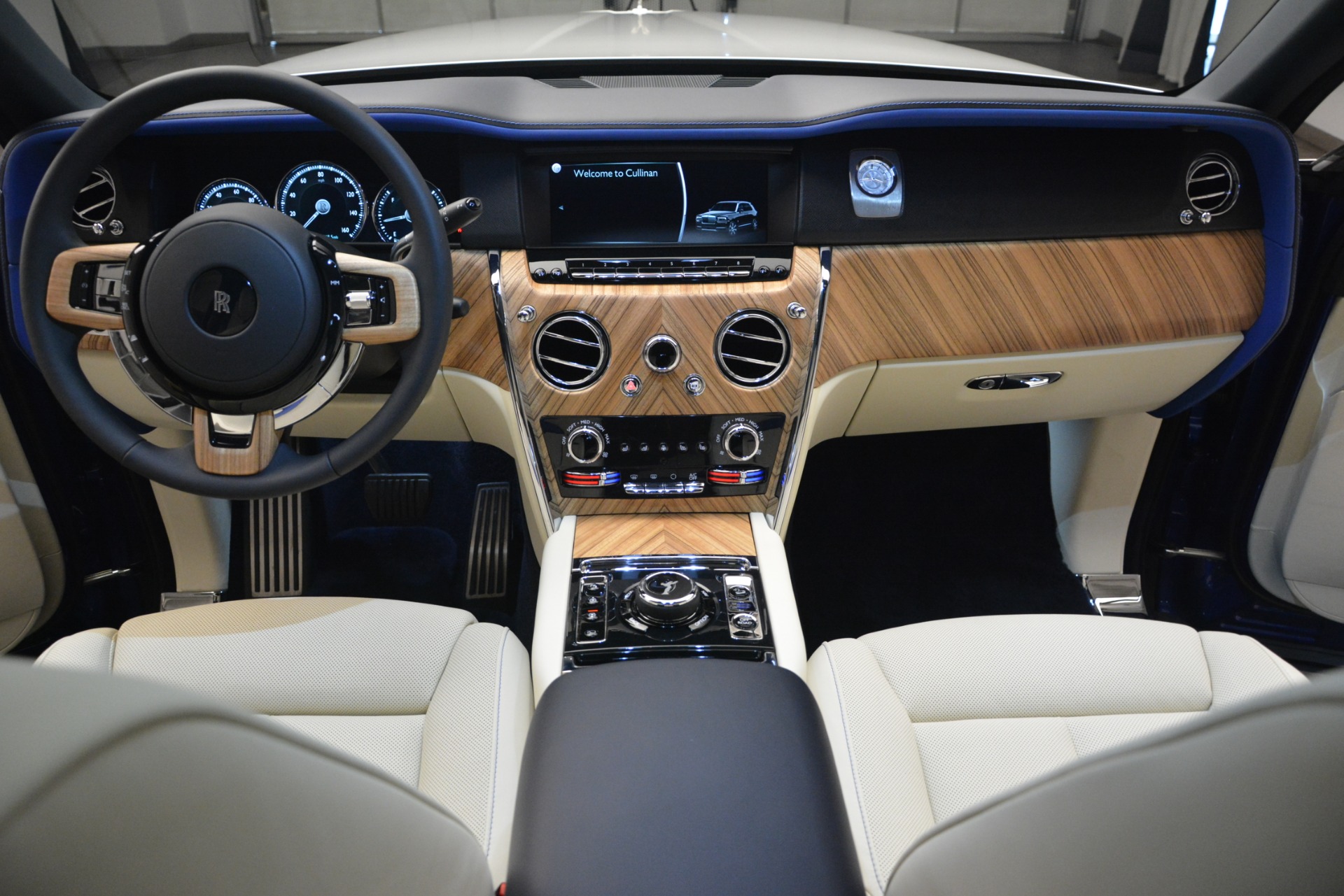 New-2019-Rolls-Royce-Cullinan