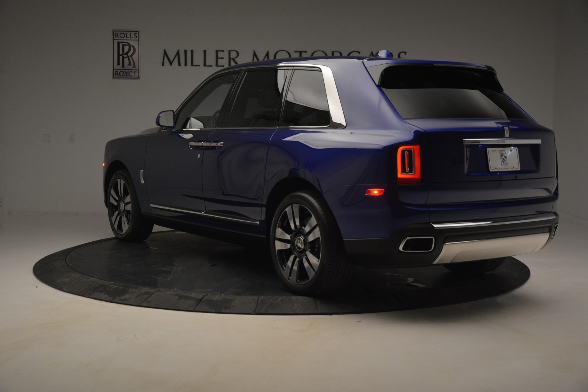 New-2019-Rolls-Royce-Cullinan