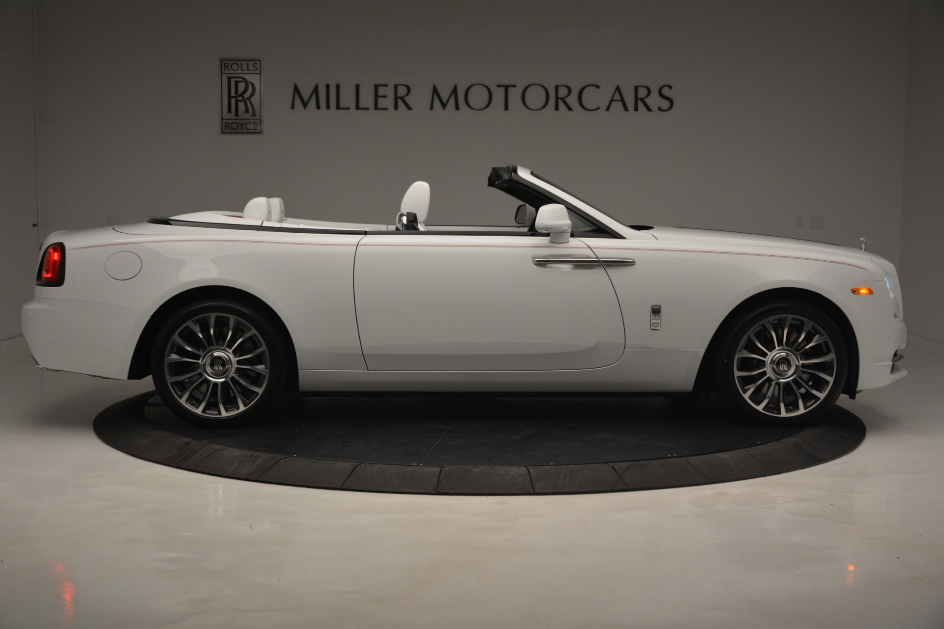 New-2019-Rolls-Royce-Dawn