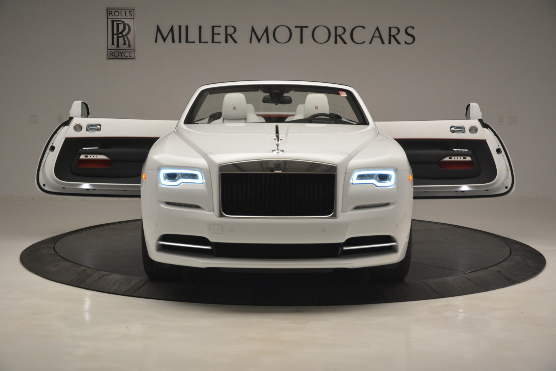 New-2019-Rolls-Royce-Dawn