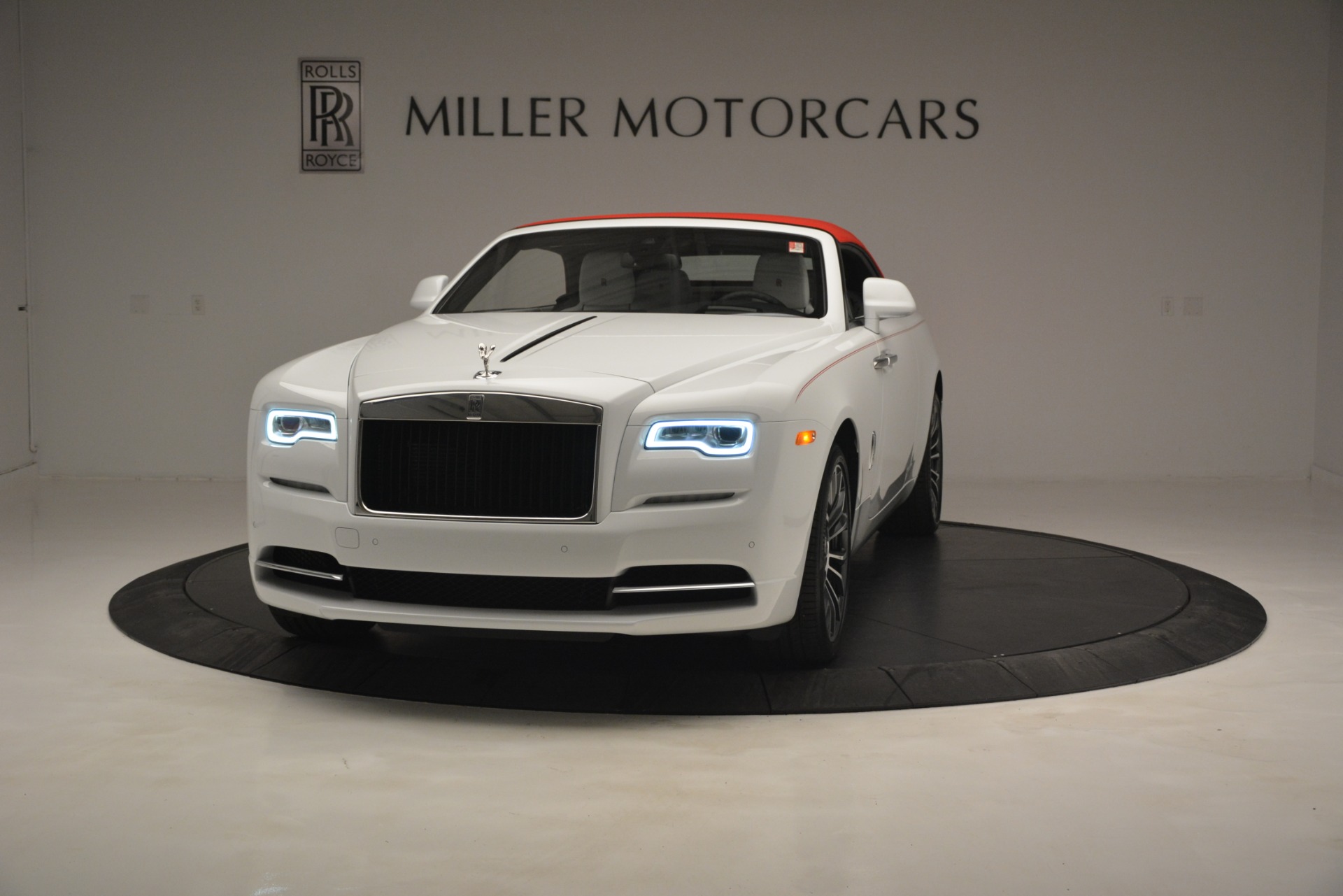 New-2019-Rolls-Royce-Dawn