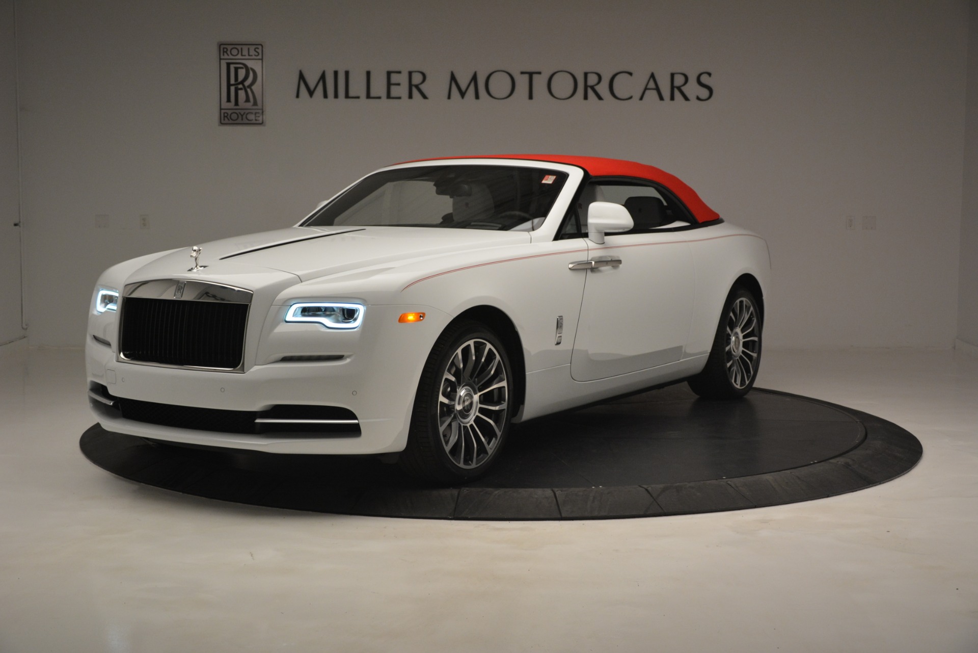 New-2019-Rolls-Royce-Dawn