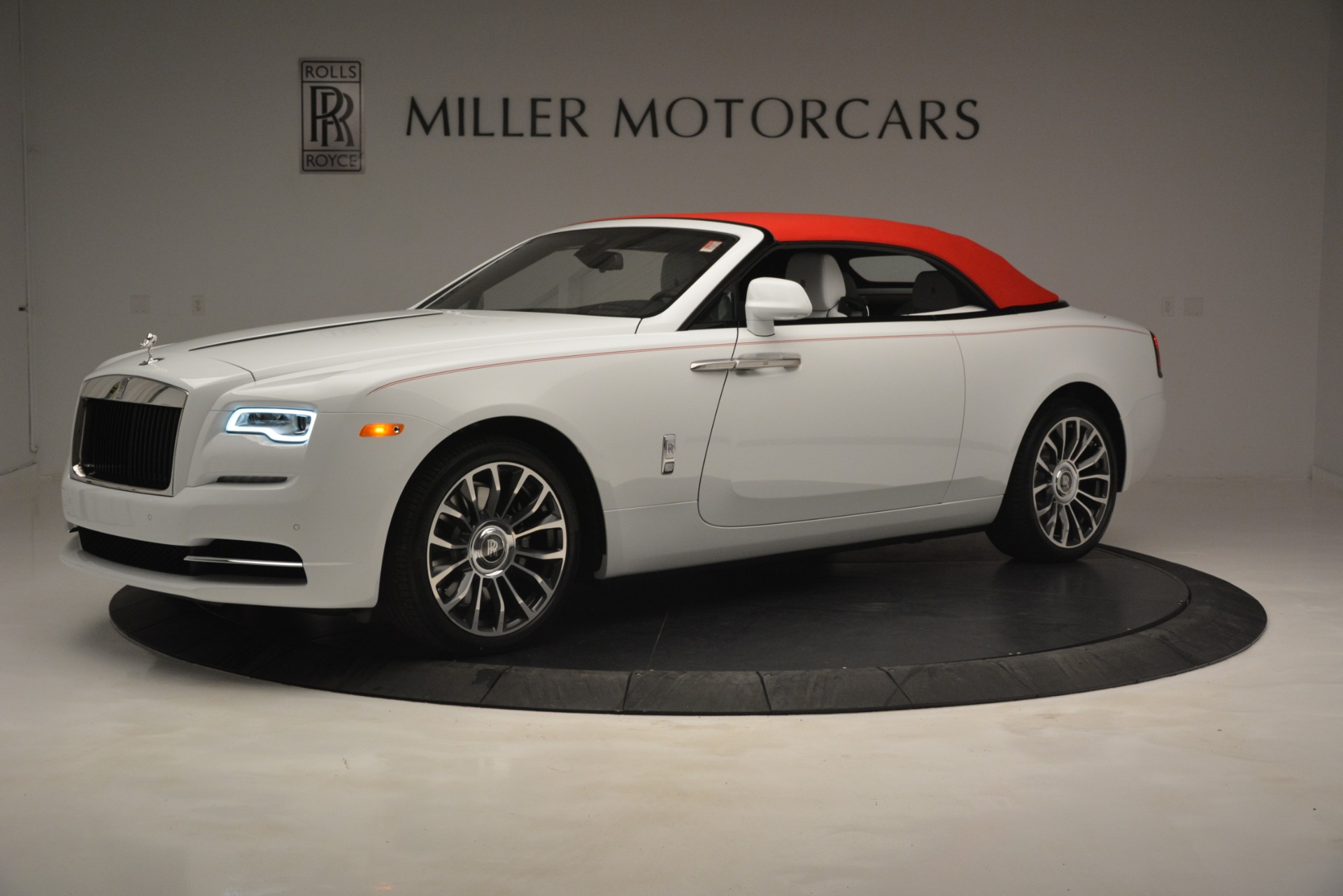 New-2019-Rolls-Royce-Dawn
