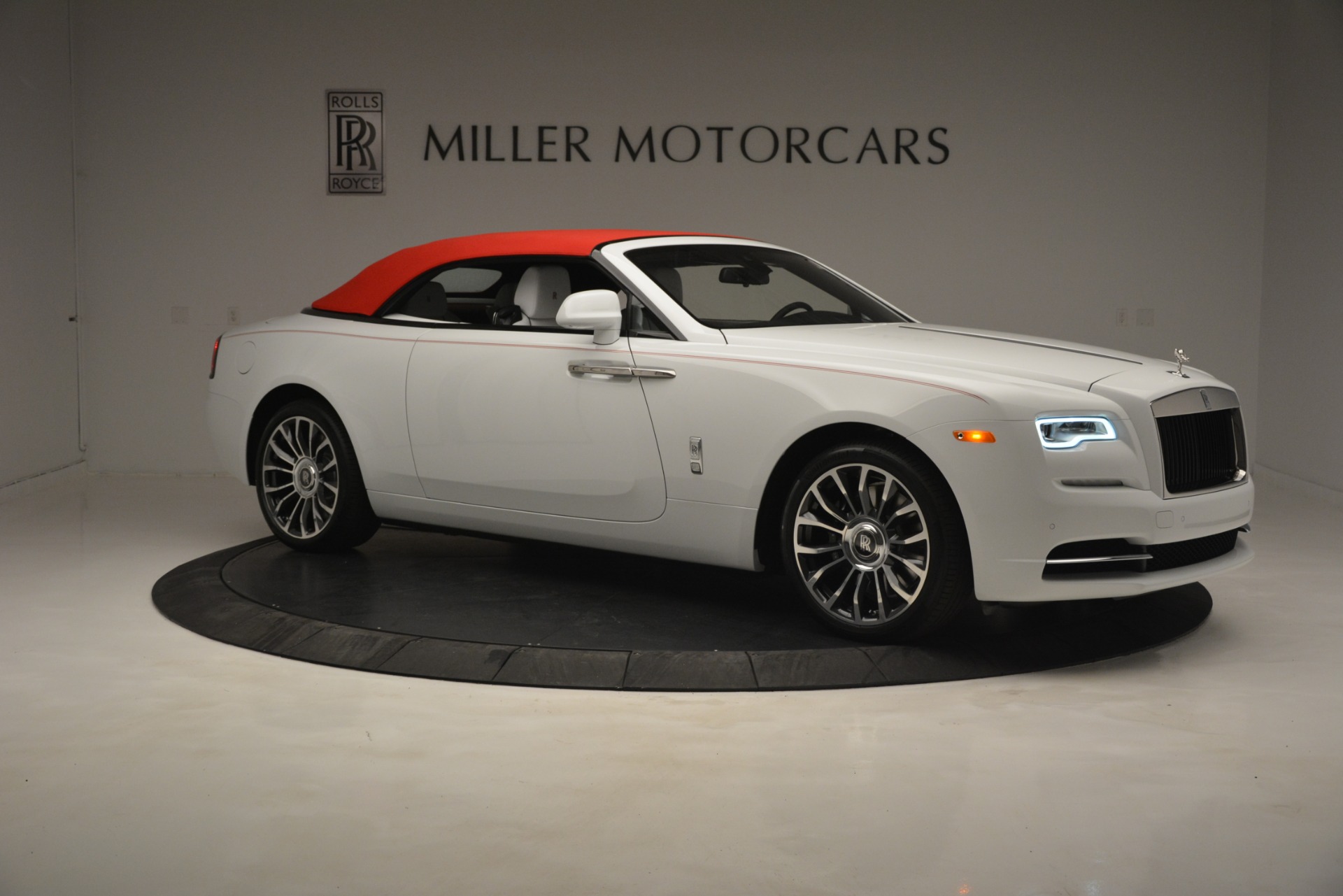 New-2019-Rolls-Royce-Dawn