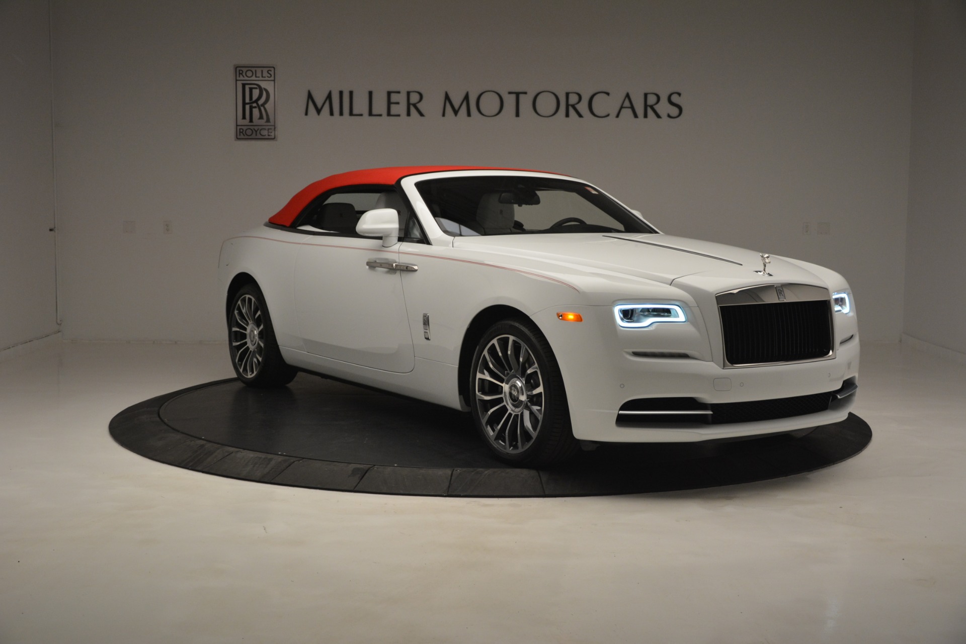 New-2019-Rolls-Royce-Dawn