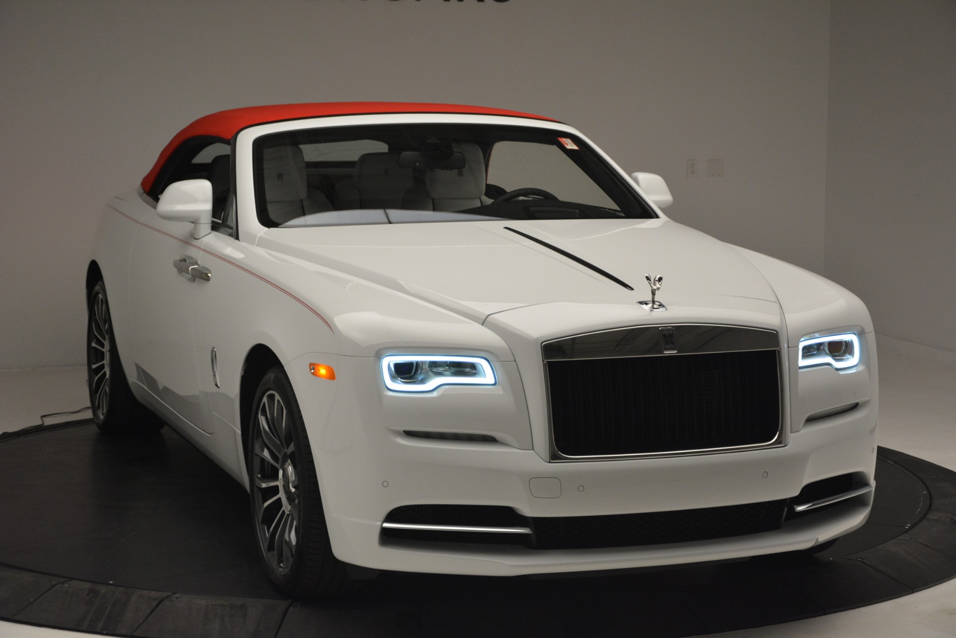 New-2019-Rolls-Royce-Dawn
