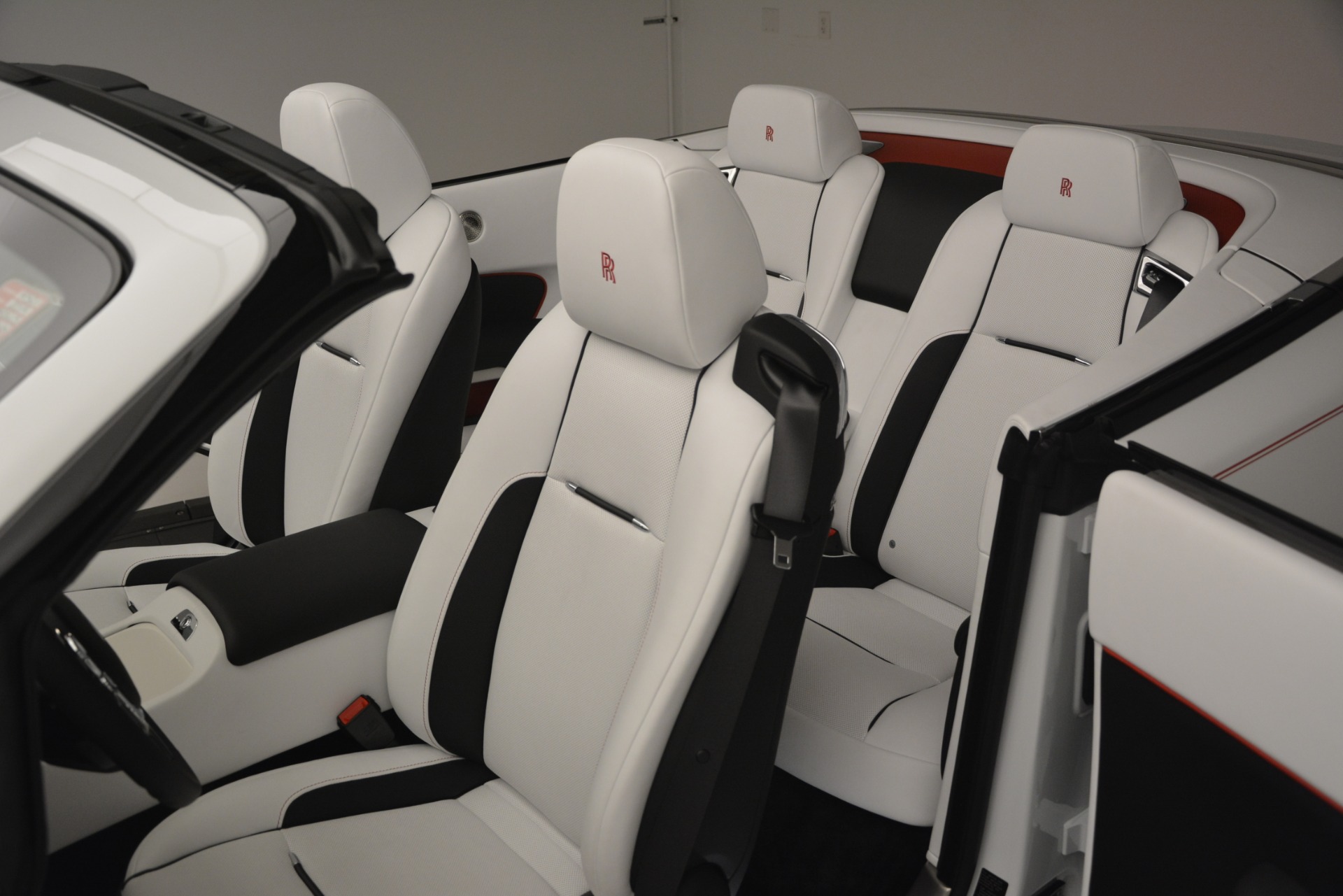 New-2019-Rolls-Royce-Dawn