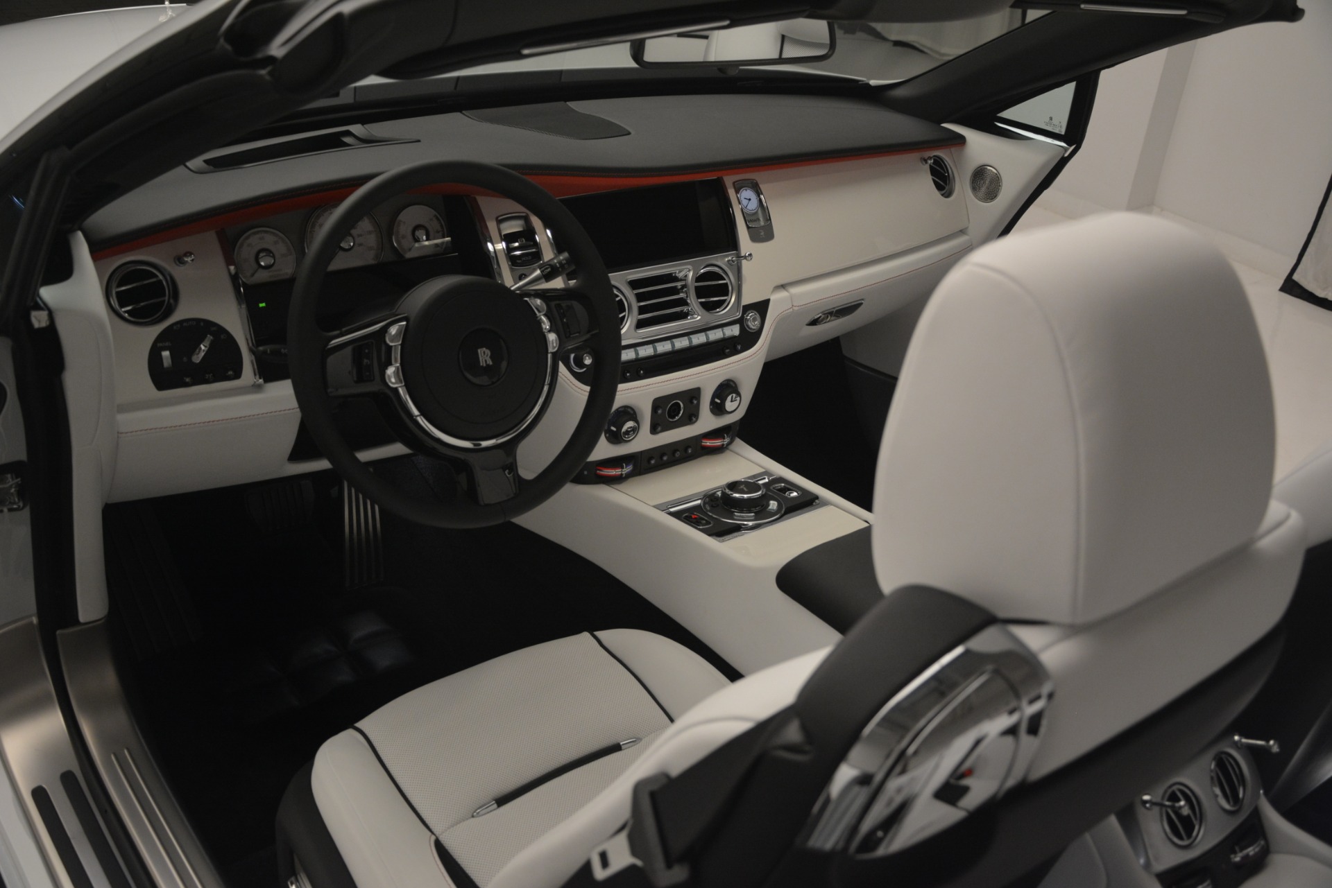 New-2019-Rolls-Royce-Dawn