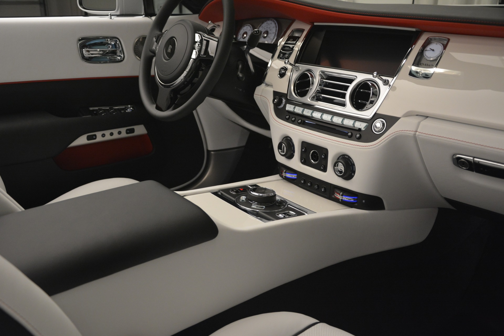 New-2019-Rolls-Royce-Dawn