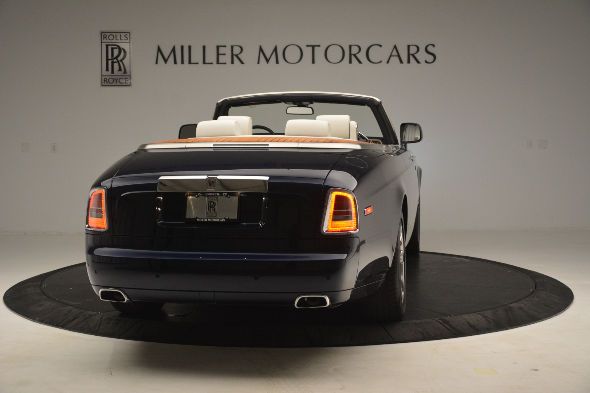 Used-2013-Rolls-Royce-Phantom-Drophead-Coupe