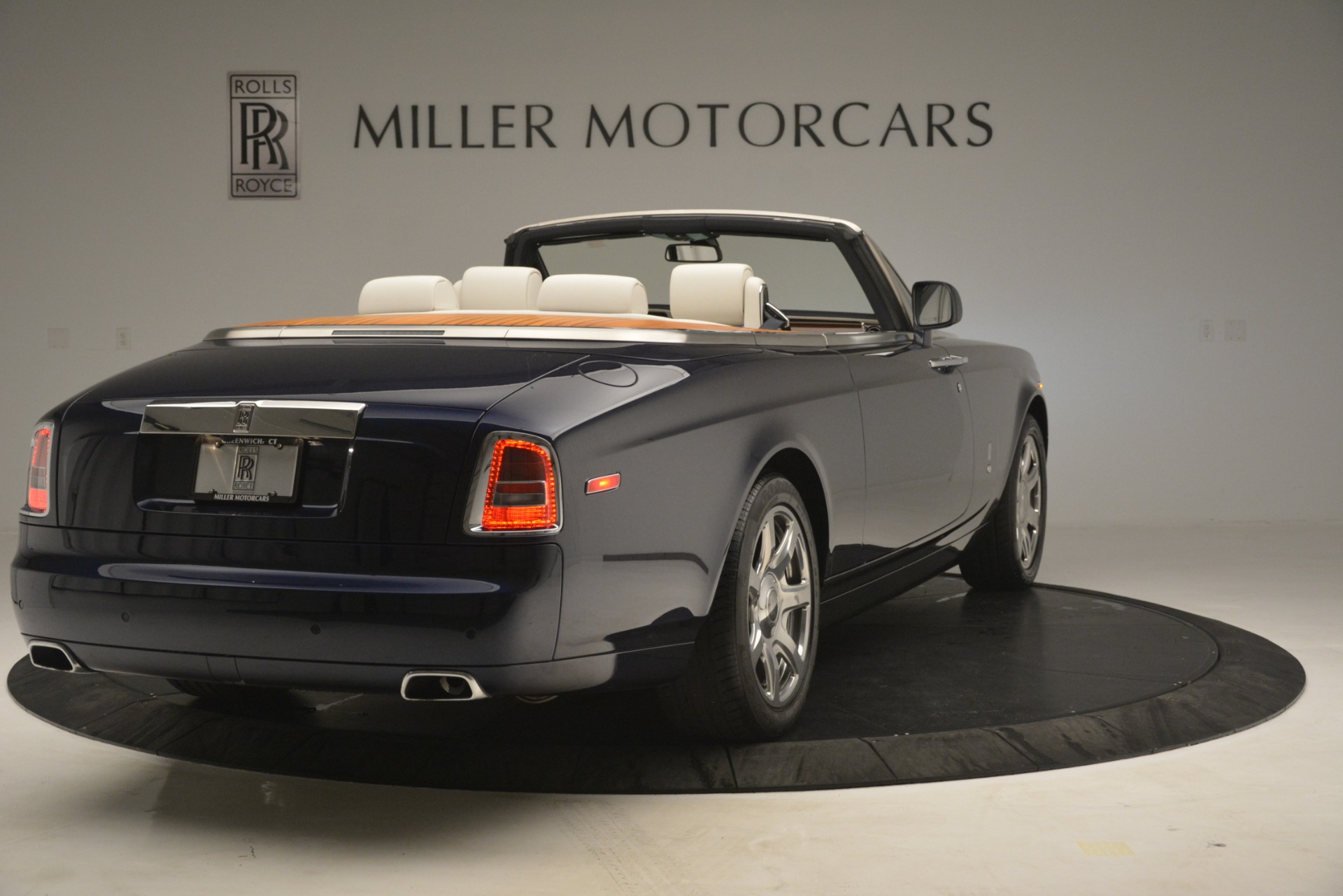 Used-2013-Rolls-Royce-Phantom-Drophead-Coupe