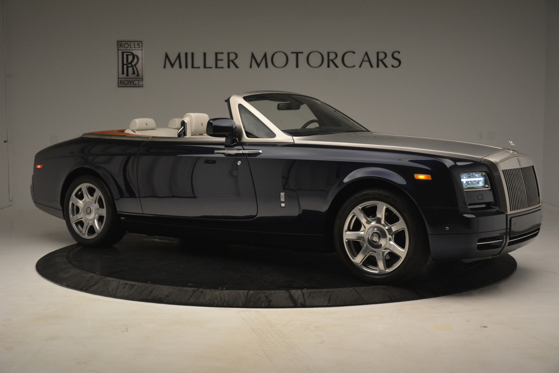 Used-2013-Rolls-Royce-Phantom-Drophead-Coupe
