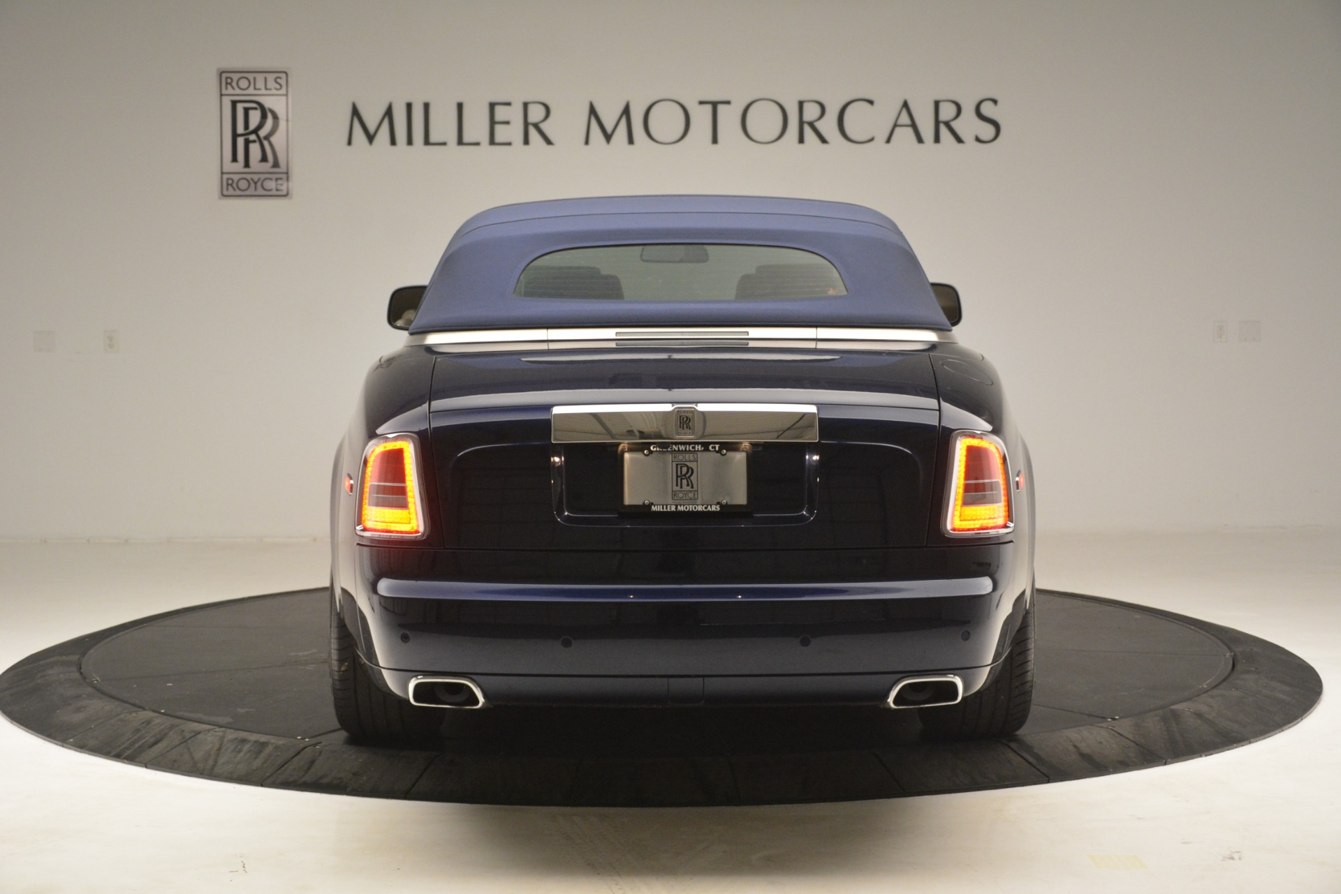 Used-2013-Rolls-Royce-Phantom-Drophead-Coupe