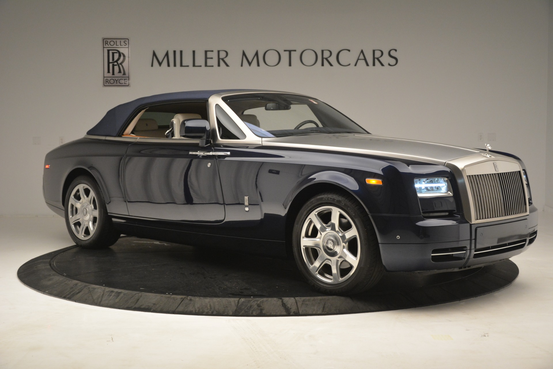 Used-2013-Rolls-Royce-Phantom-Drophead-Coupe