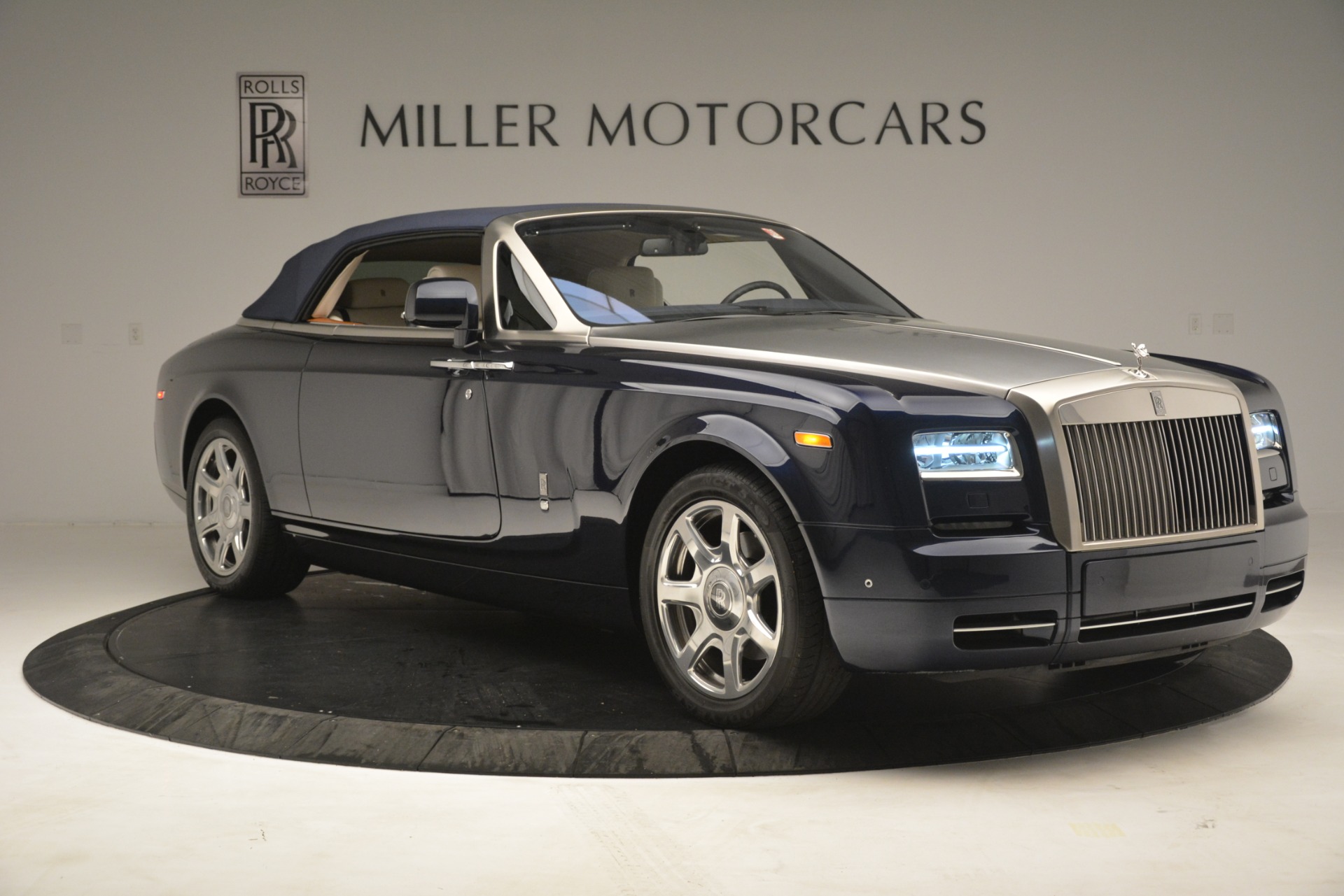 Used-2013-Rolls-Royce-Phantom-Drophead-Coupe